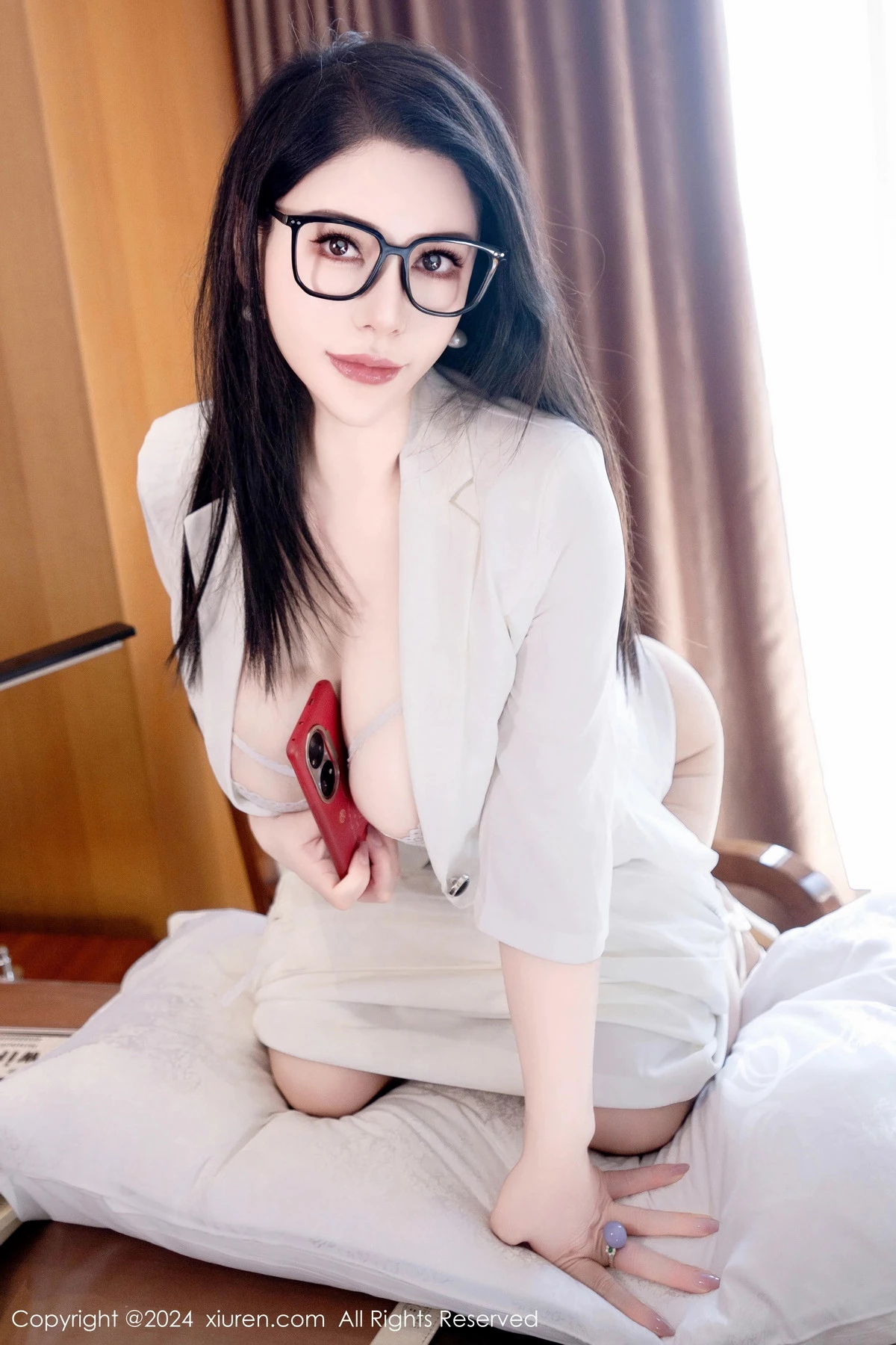 [[XiuRen秀人网]秀人网]No.8008_模特悦悦姐性感OL套装露紫灰蕾丝内衣秀丰满身材撩人诱惑写真63P