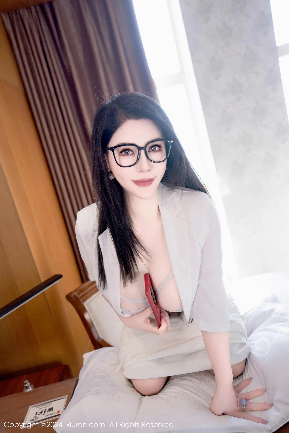 [[XiuRen秀人网]秀人网]No.8008_模特悦悦姐性感OL套装露紫灰蕾丝内衣秀丰满身材撩人诱惑写真63P