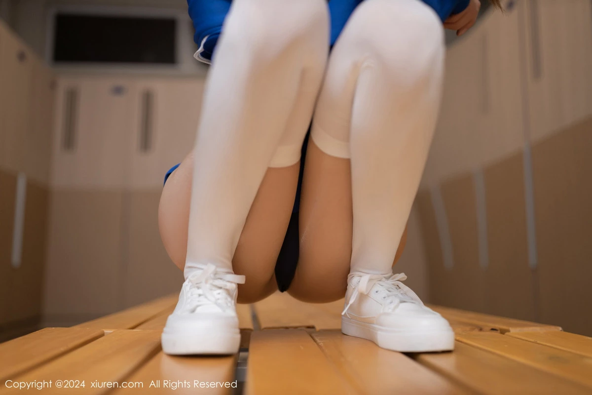 [[XiuRen秀人网]秀人网]No.8021_模特陆萱萱性感蓝色薄透死库水配白丝袜秀曼妙身姿撩人诱惑写真78P