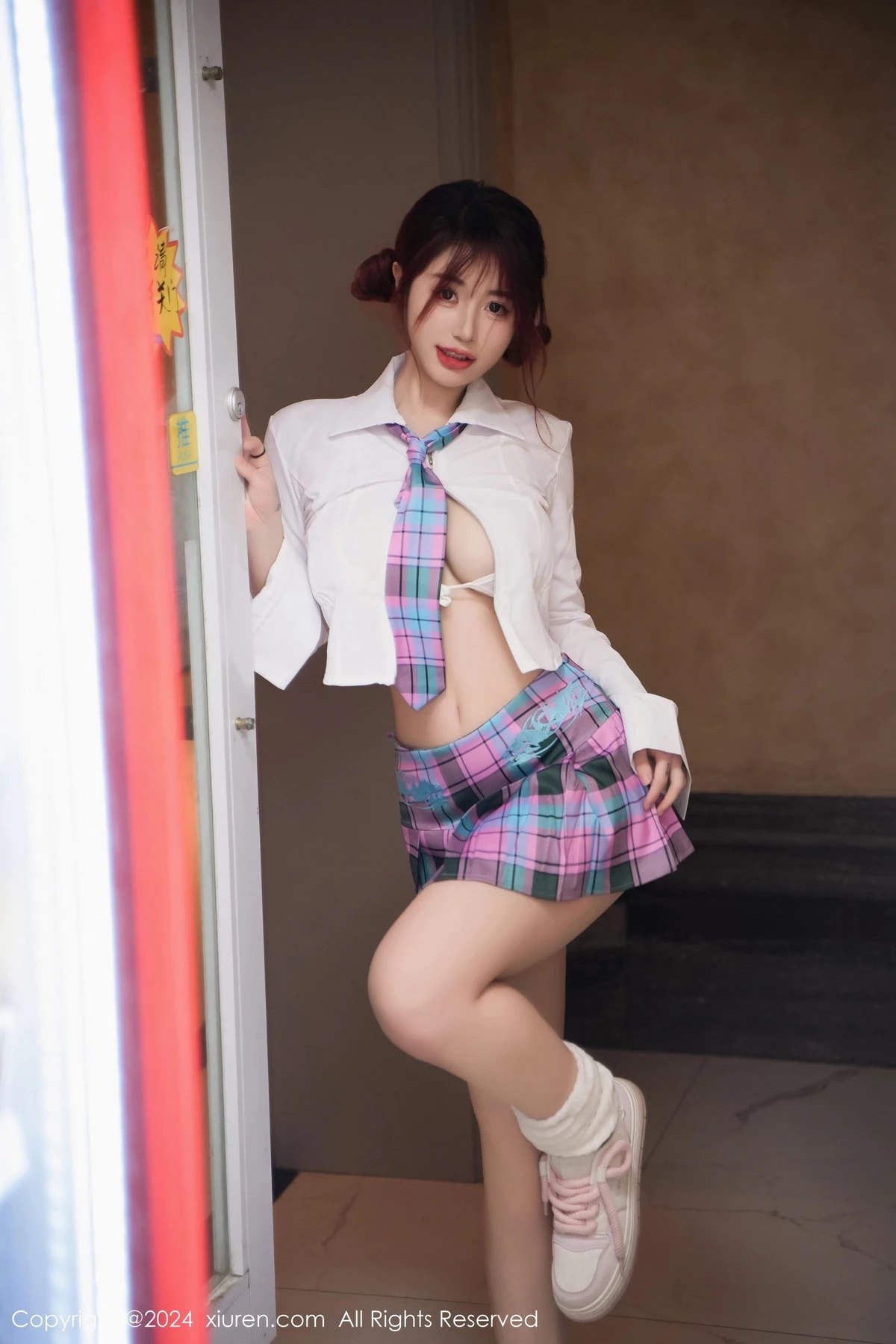 [[XiuRen秀人网]秀人网]No.8015_模特美七Mia性感白T配格子短裙露白色内衣秀丰腴身材诱惑写真75P