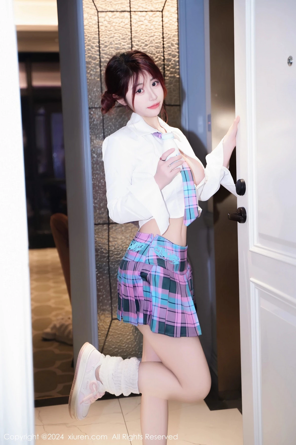 [[XiuRen秀人网]秀人网]No.8015_模特美七Mia性感白T配格子短裙露白色内衣秀丰腴身材诱惑写真75P