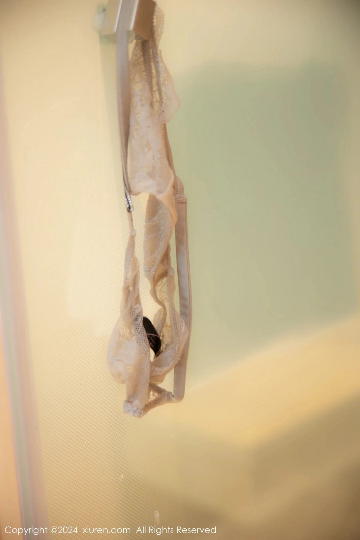 [[XiuRen秀人网]秀人网]No.8016_模特杉菜性感灰色连衣短裙露黑色内衣配超薄黑丝秀美腿诱惑写真82P