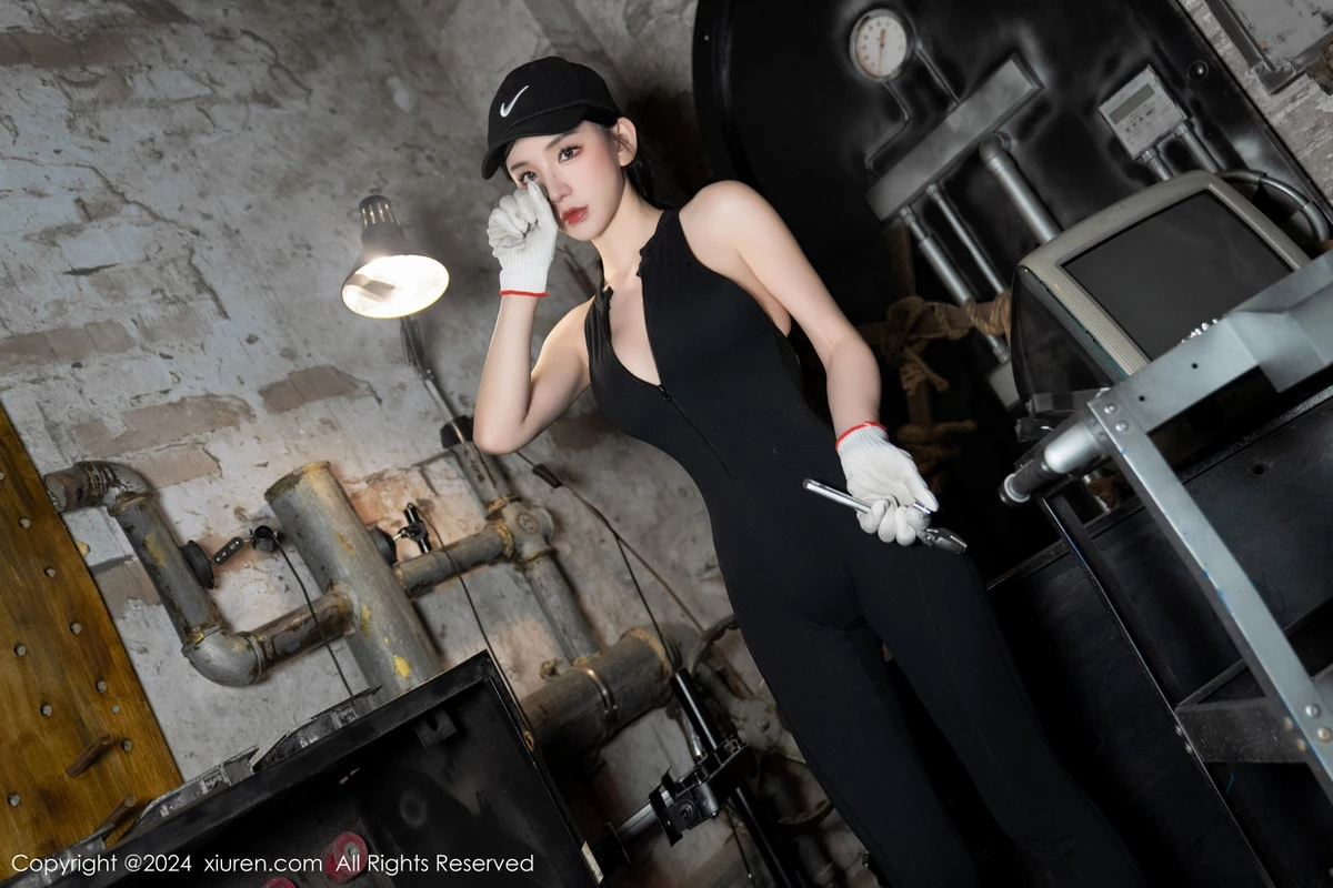 [[XiuRen秀人网]秀人网]No.8027_女神周于希Sally剧情主题脱性感黑色连体服饰秀惹火身材诱惑写真99P