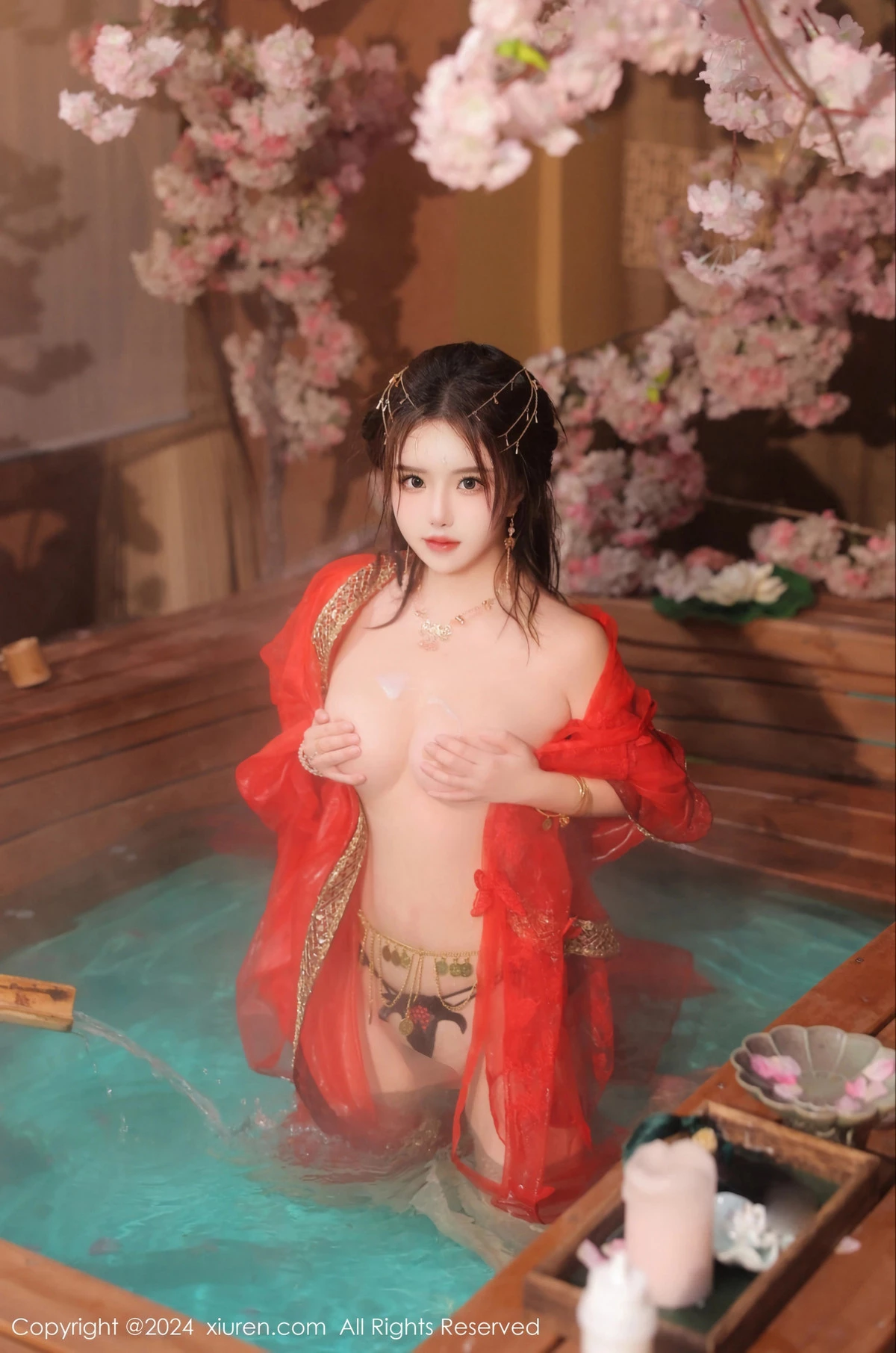 [[XiuRen秀人网]秀人网]No.8146_模特小薯条nienie性感红色古装服饰配白丝袜秀完美身材诱惑写真82P