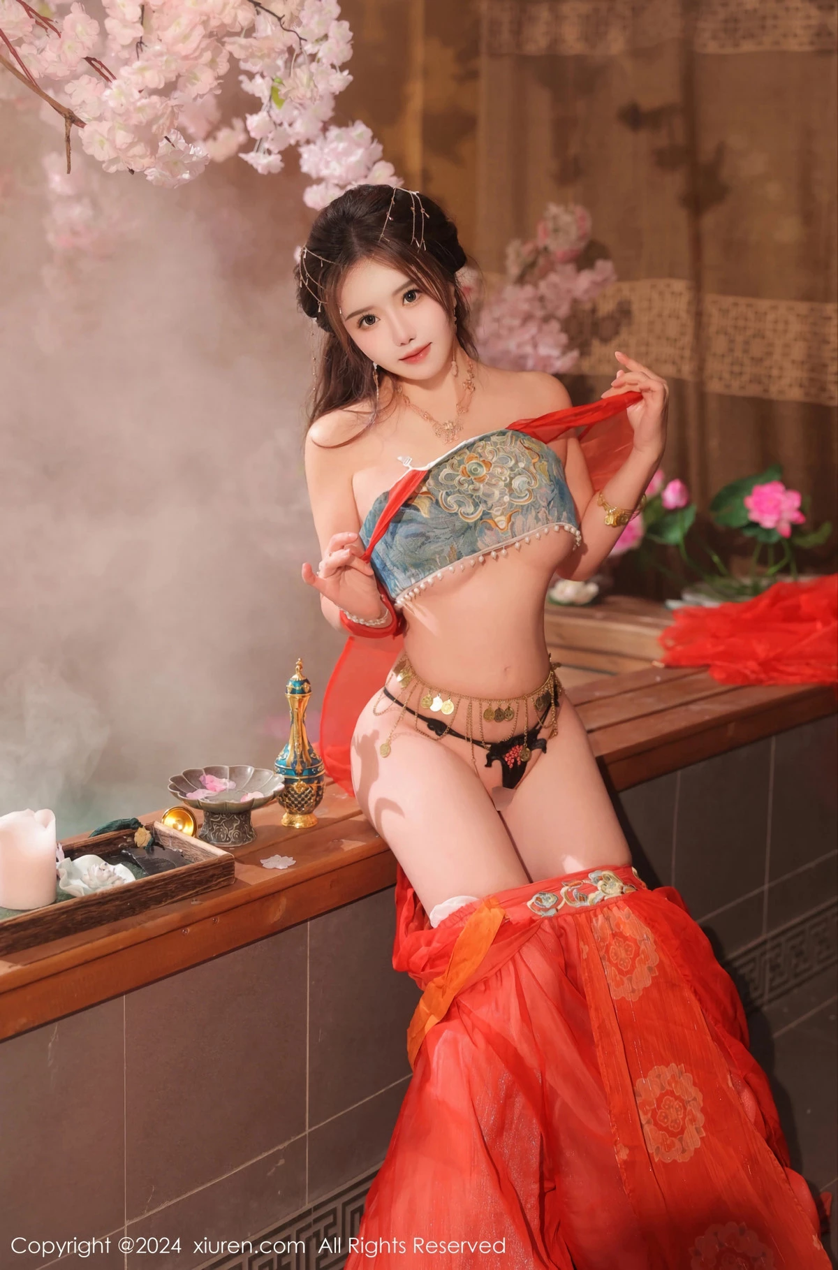 [[XiuRen秀人网]秀人网]No.8146_模特小薯条nienie性感红色古装服饰配白丝袜秀完美身材诱惑写真82P