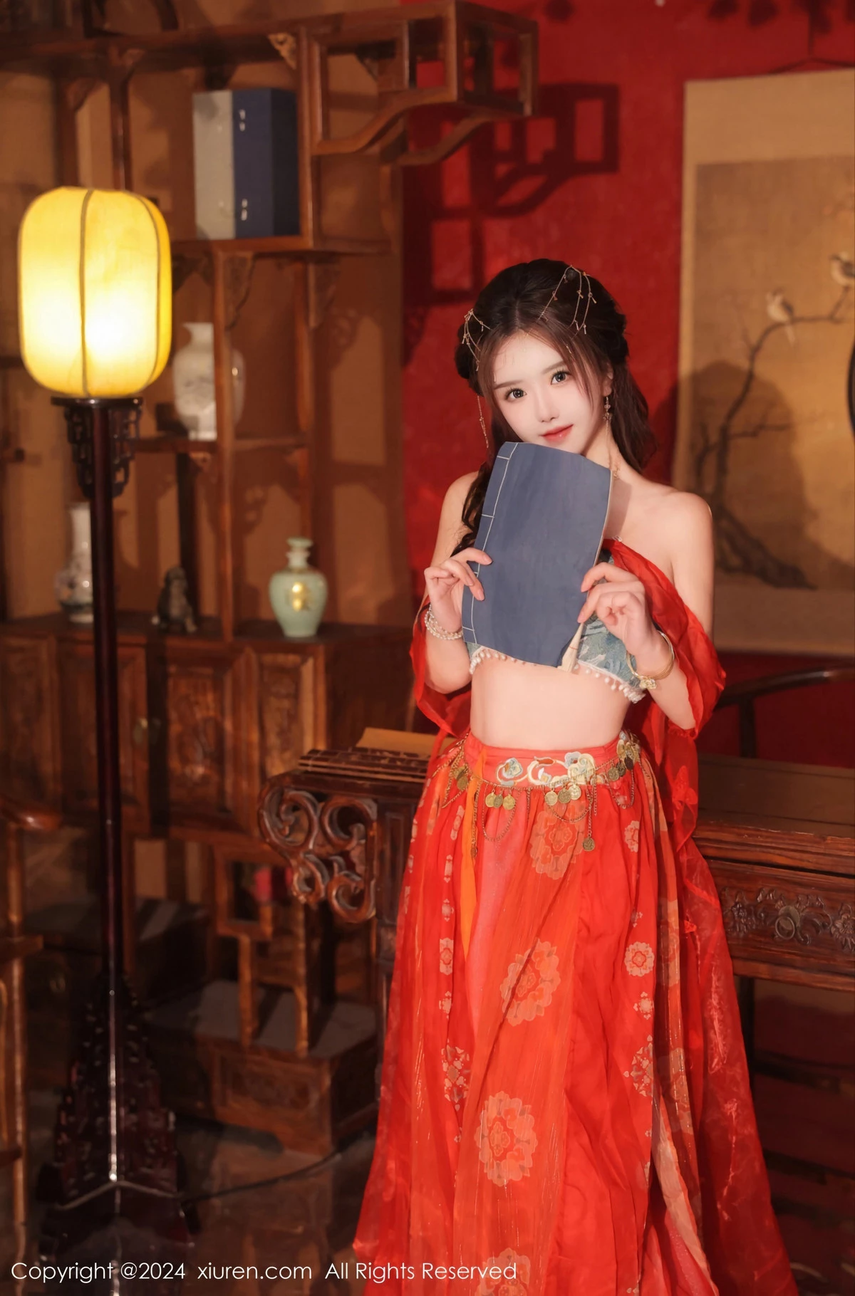 [[XiuRen秀人网]秀人网]No.8146_模特小薯条nienie性感红色古装服饰配白丝袜秀完美身材诱惑写真82P