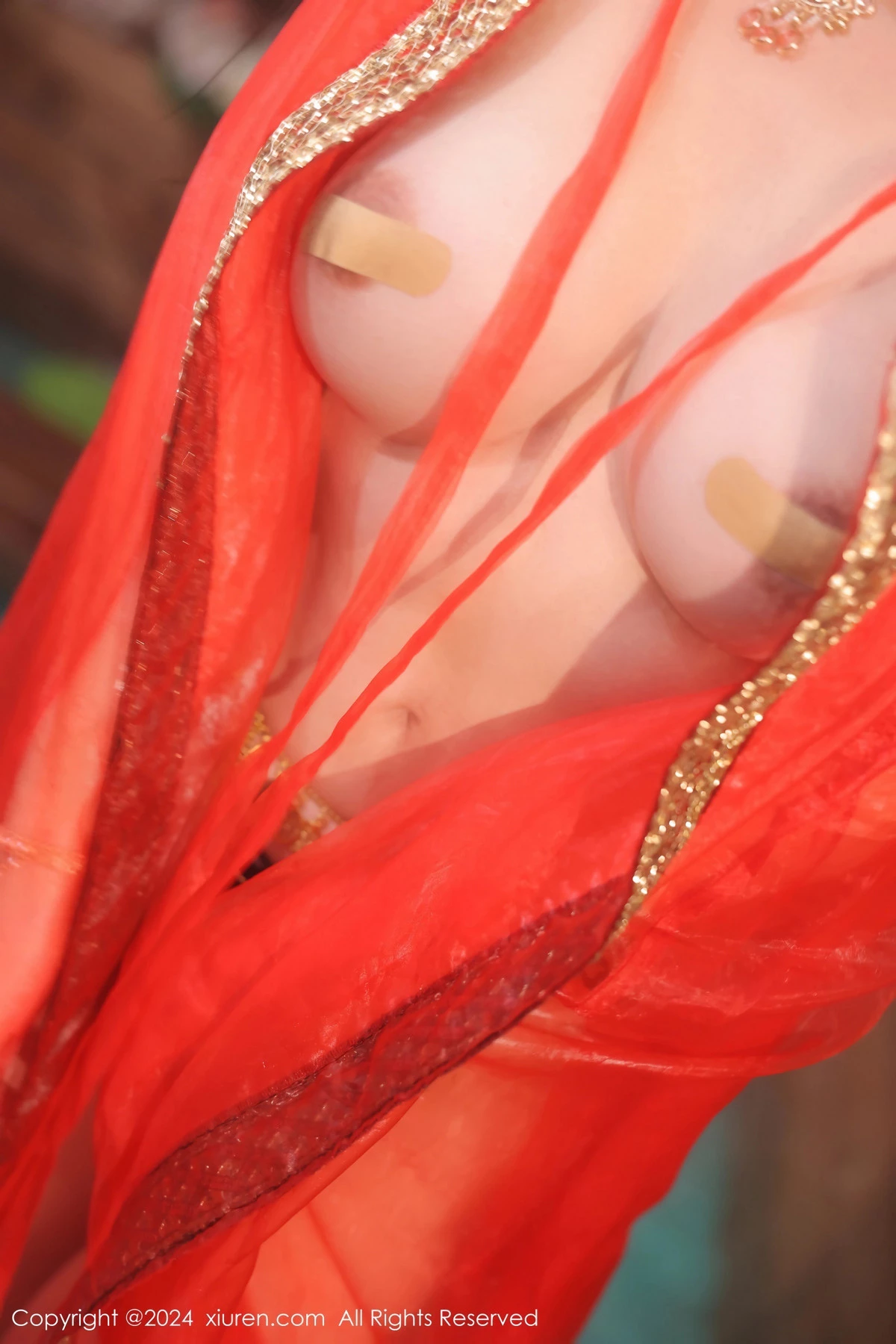 [[XiuRen秀人网]秀人网]No.8146_模特小薯条nienie性感红色古装服饰配白丝袜秀完美身材诱惑写真82P