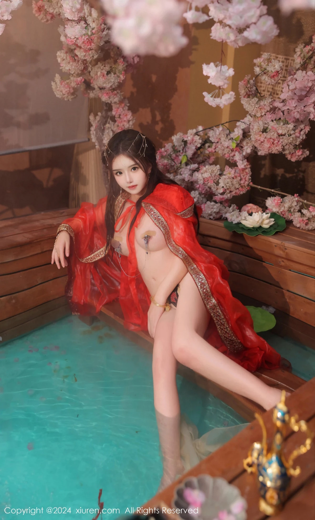 [[XiuRen秀人网]秀人网]No.8146_模特小薯条nienie性感红色古装服饰配白丝袜秀完美身材诱惑写真82P