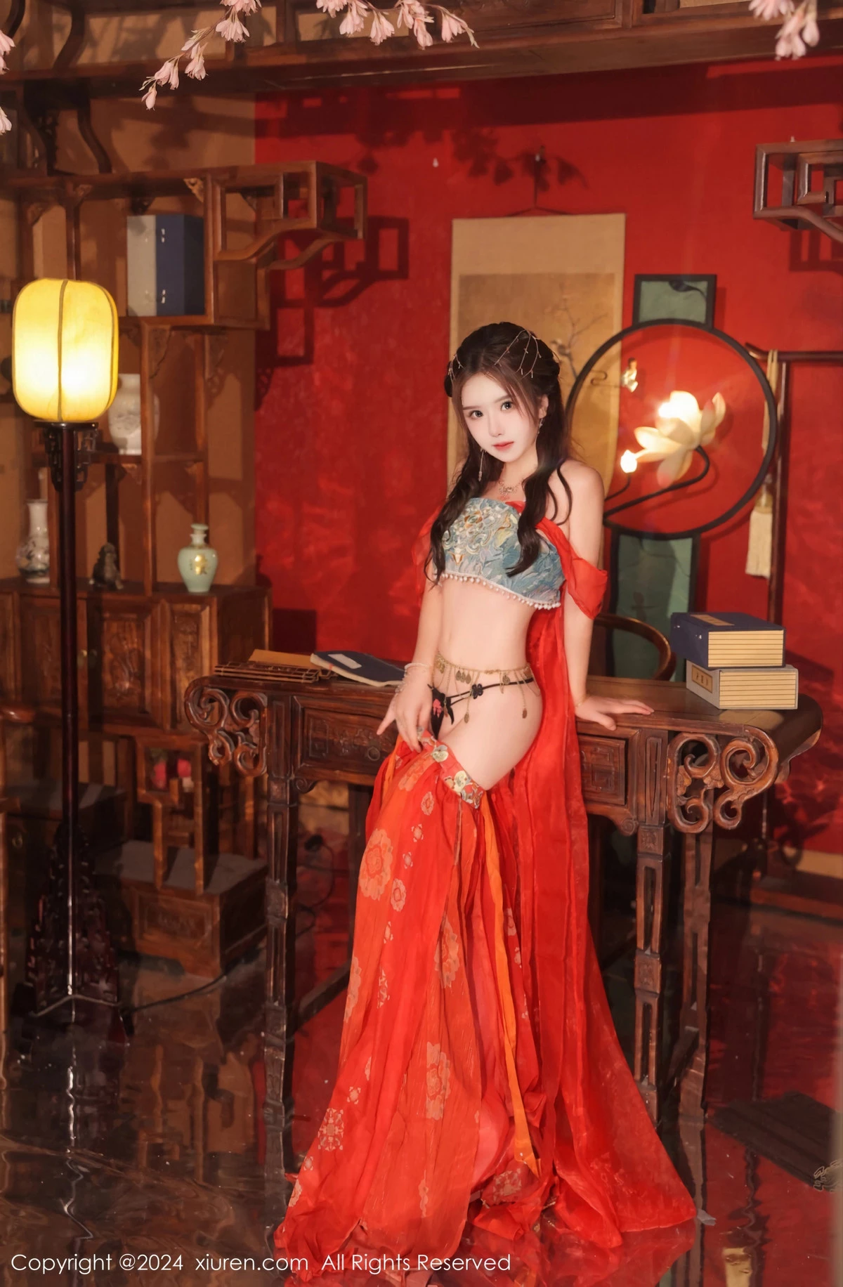 [[XiuRen秀人网]秀人网]No.8146_模特小薯条nienie性感红色古装服饰配白丝袜秀完美身材诱惑写真82P