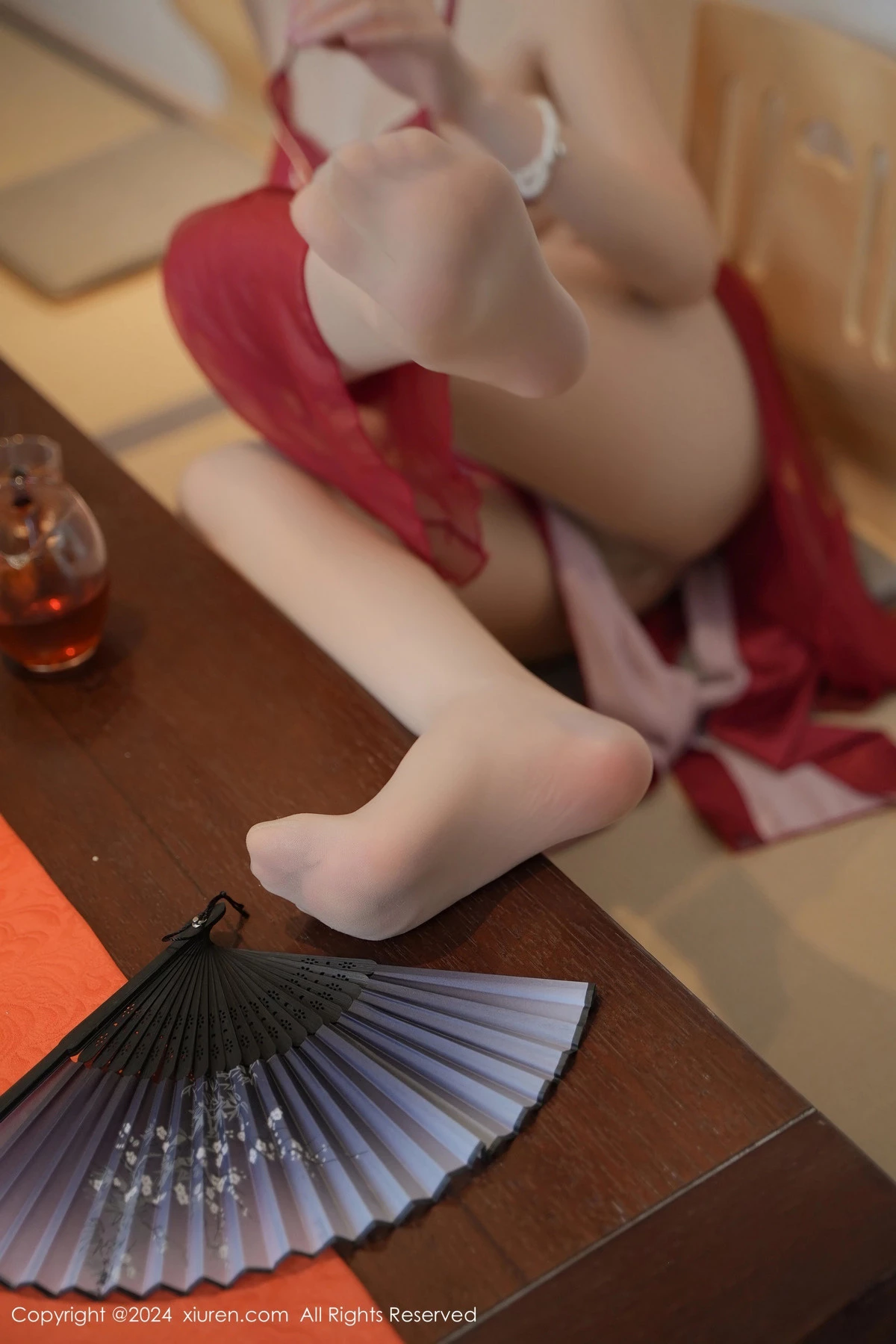 [[XiuRen秀人网]秀人网]No.8144_女神Carol周妍希性感红色布兜配超薄肉丝秀丰满身材迷人诱惑写真80P