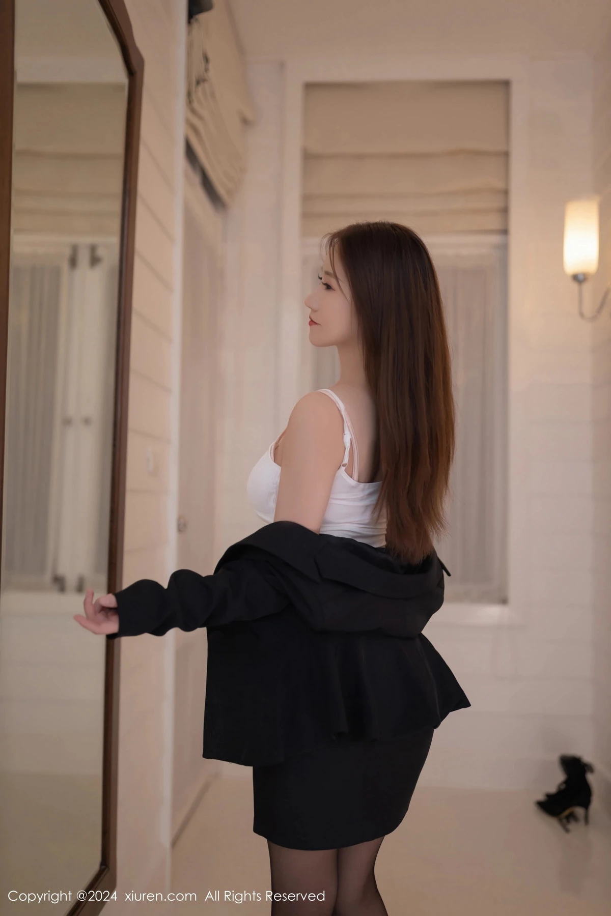 [[XiuRen秀人网]秀人网]No.8151_模特杏子Yada情节拍摄白色轻透服配白丝袜秀曼妙身姿诱惑写真81P