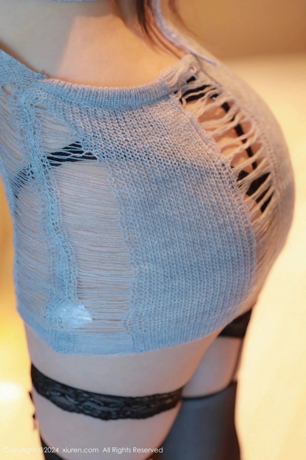 [[XiuRen秀人网]秀人网]No.8149_新人模特林杉杉性感灰色毛衣露黑色内衣配黑丝吊袜迷人诱惑写真82P