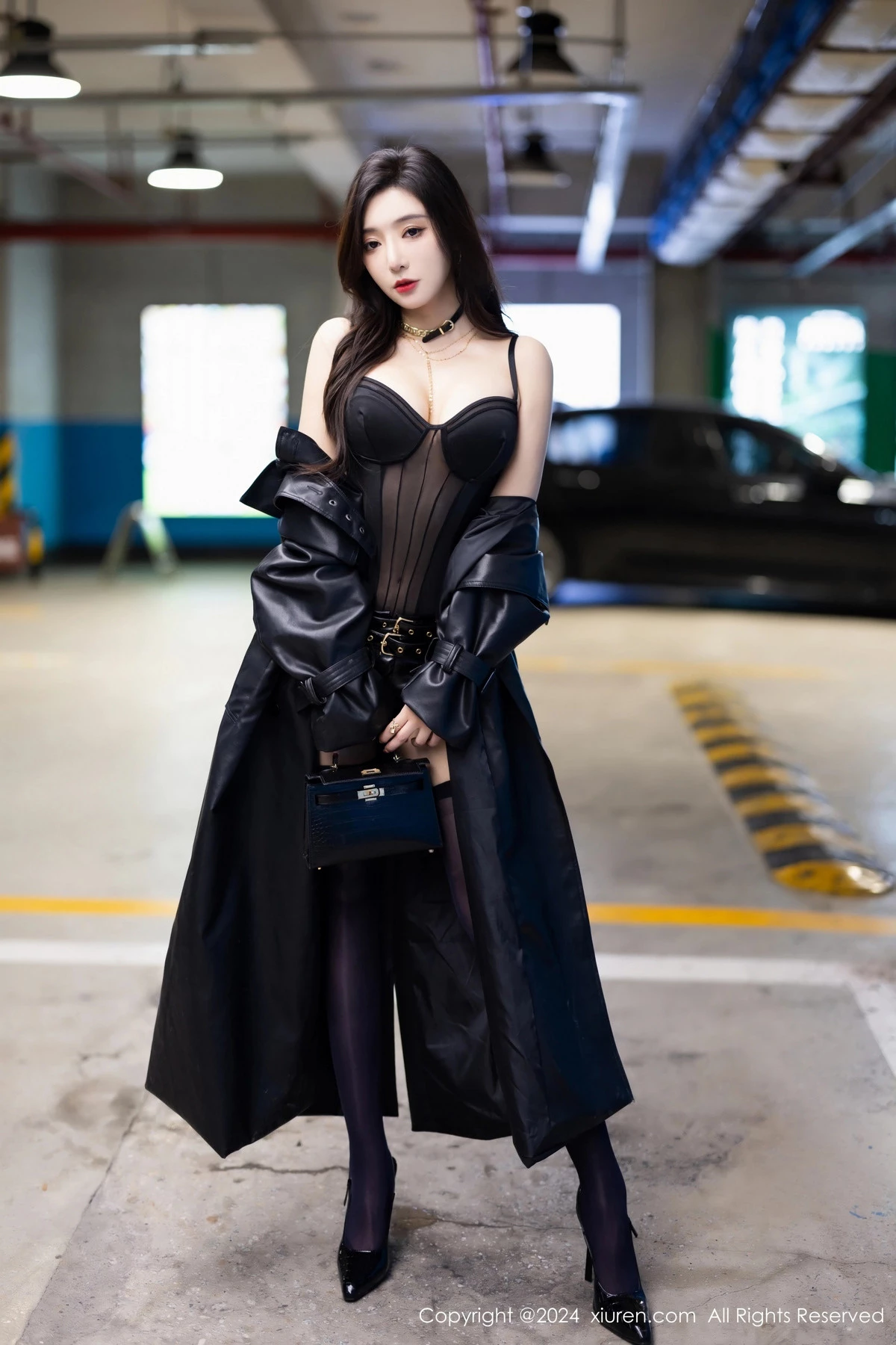 [[XiuRen秀人网]秀人网]No.8158_女神王馨瑶yanni黑色轻透情趣服饰配黑丝袜秀完美身材诱惑写真84P