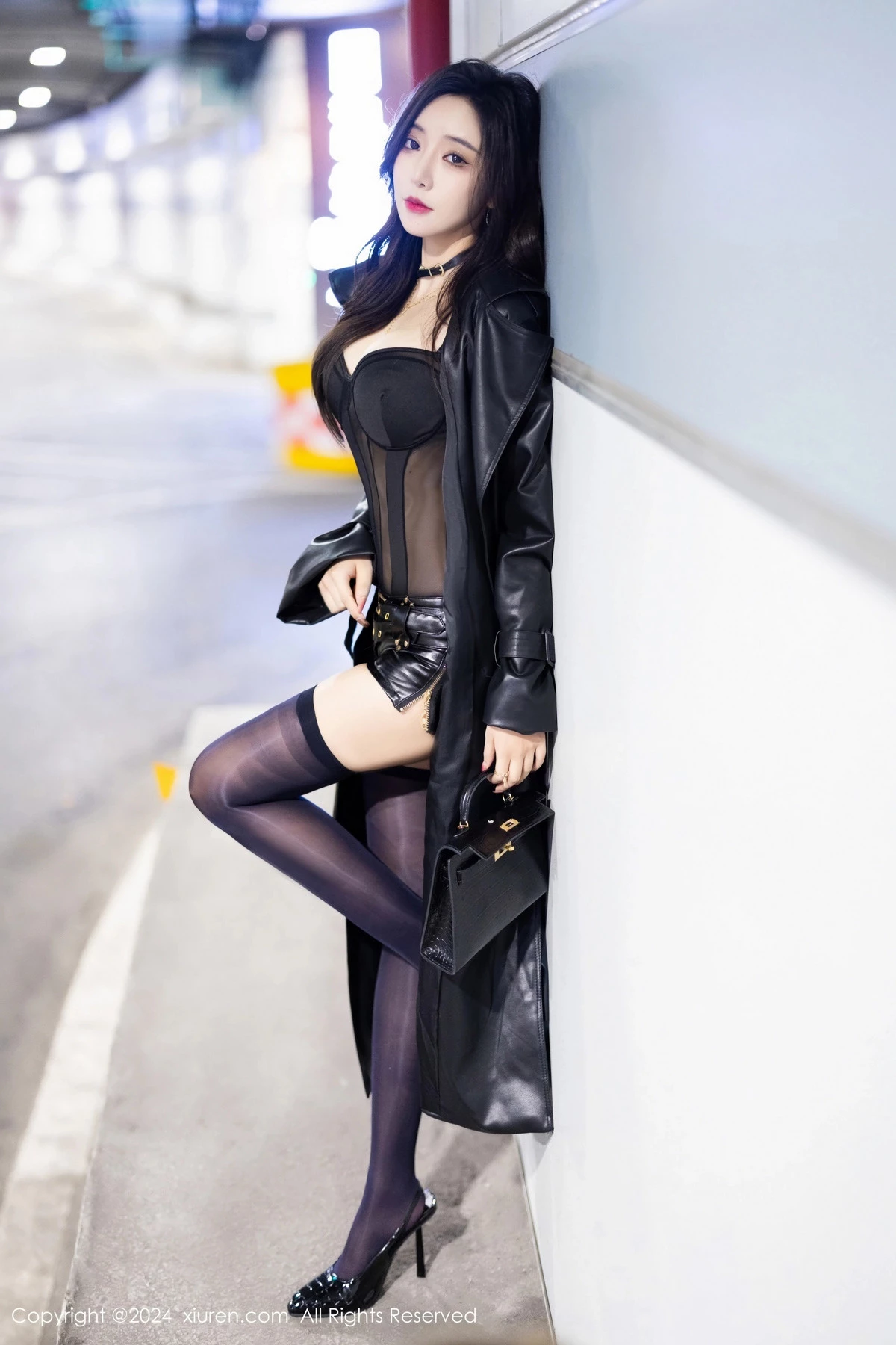 [[XiuRen秀人网]秀人网]No.8158_女神王馨瑶yanni黑色轻透情趣服饰配黑丝袜秀完美身材诱惑写真84P