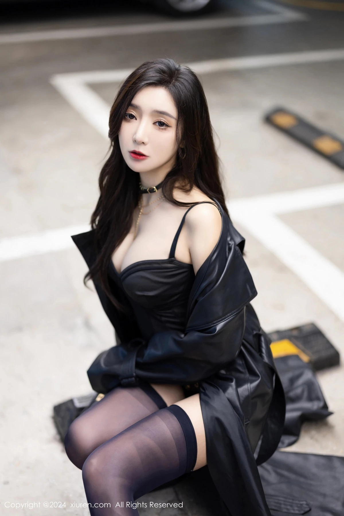 [[XiuRen秀人网]秀人网]No.8158_女神王馨瑶yanni黑色轻透情趣服饰配黑丝袜秀完美身材诱惑写真84P