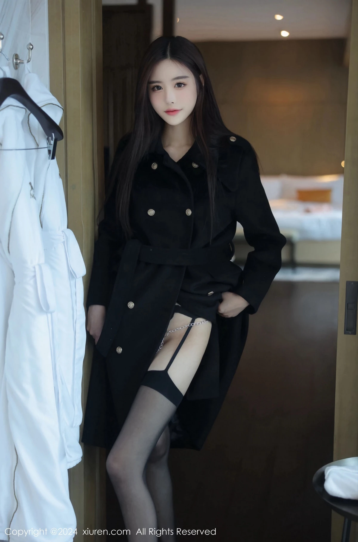 [[XiuRen秀人网]秀人网]No.8152_模特晚苏susu脱黑色外衣露性感链式情趣内衣秀惹火身材诱惑写真76P