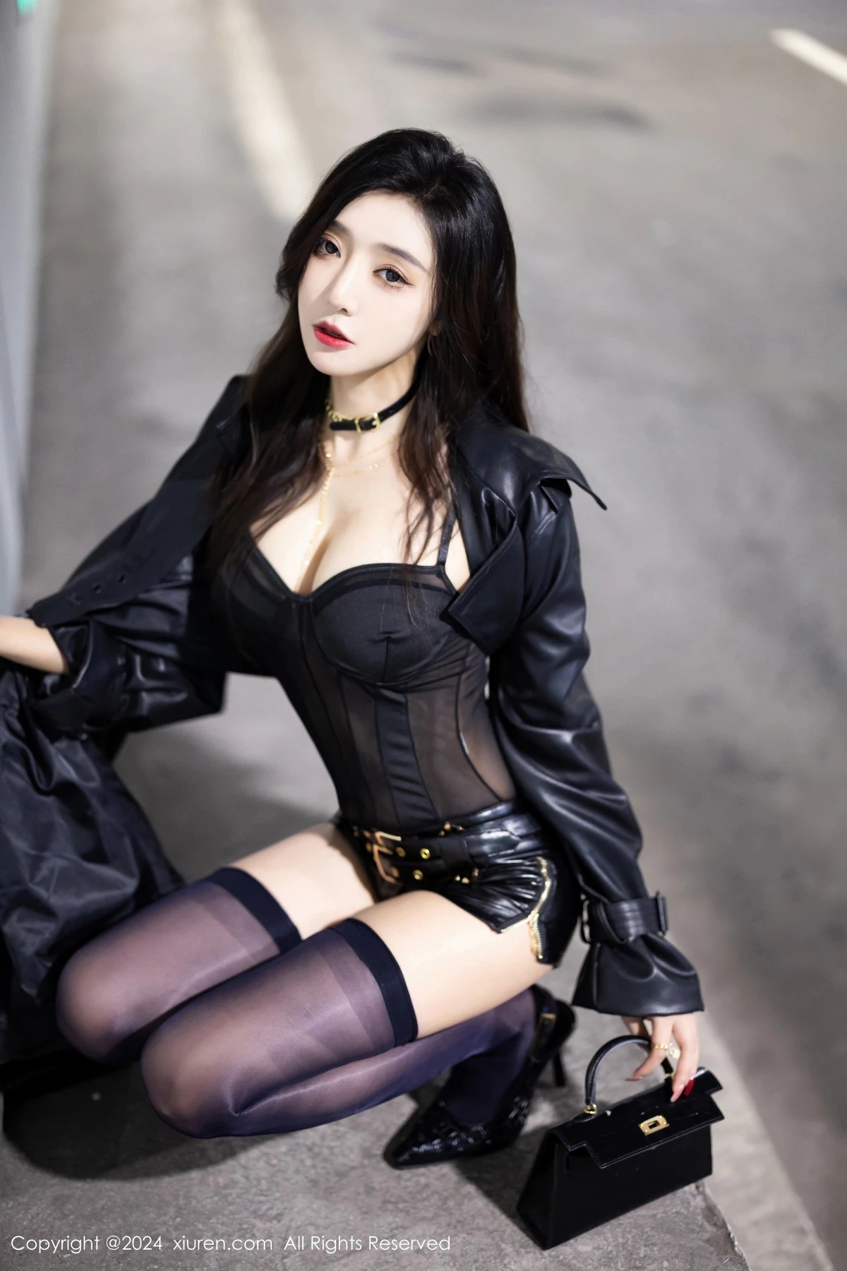 [[XiuRen秀人网]秀人网]No.8158_女神王馨瑶yanni黑色轻透情趣服饰配黑丝袜秀完美身材诱惑写真84P