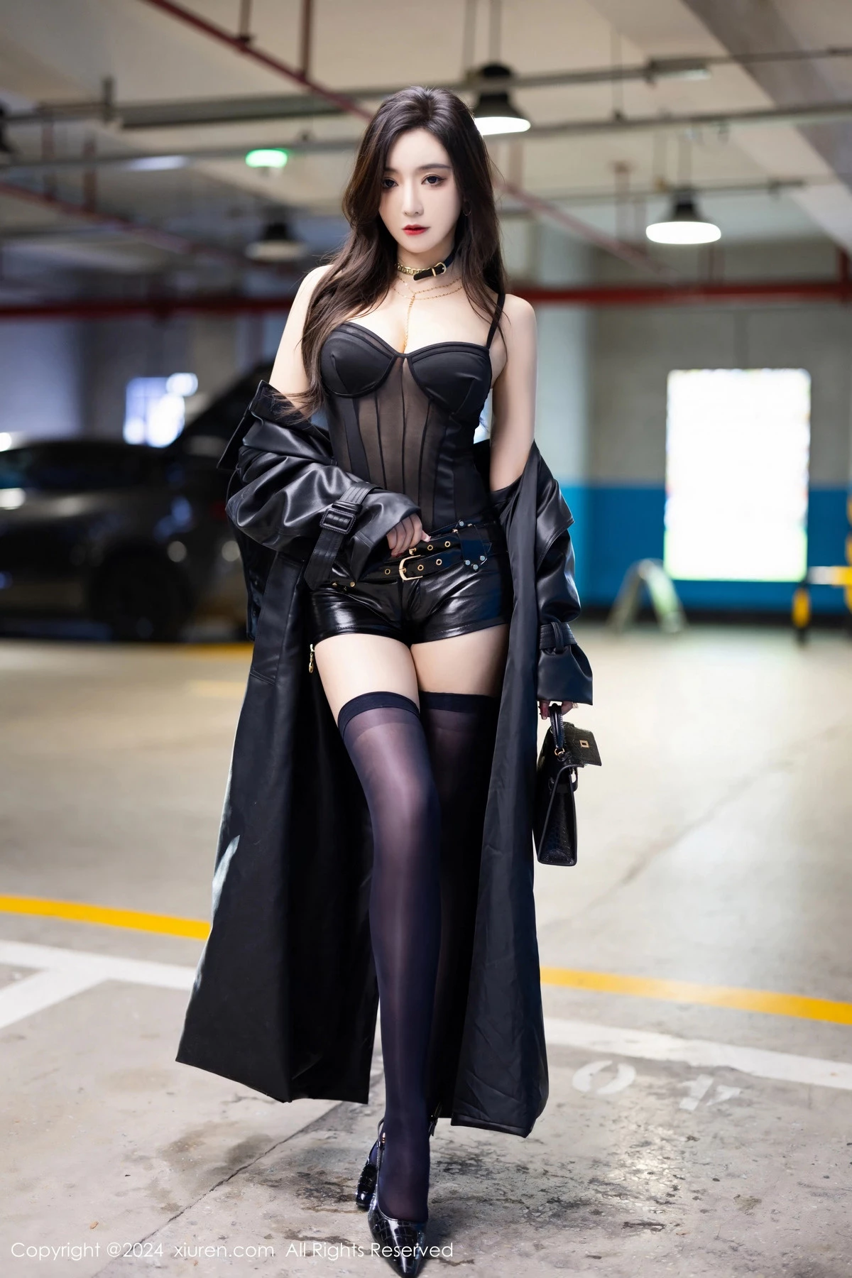 [[XiuRen秀人网]秀人网]No.8158_女神王馨瑶yanni黑色轻透情趣服饰配黑丝袜秀完美身材诱惑写真84P