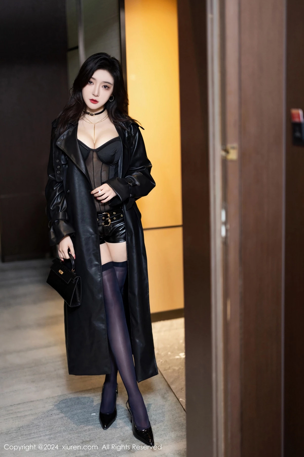 [[XiuRen秀人网]秀人网]No.8158_女神王馨瑶yanni黑色轻透情趣服饰配黑丝袜秀完美身材诱惑写真84P