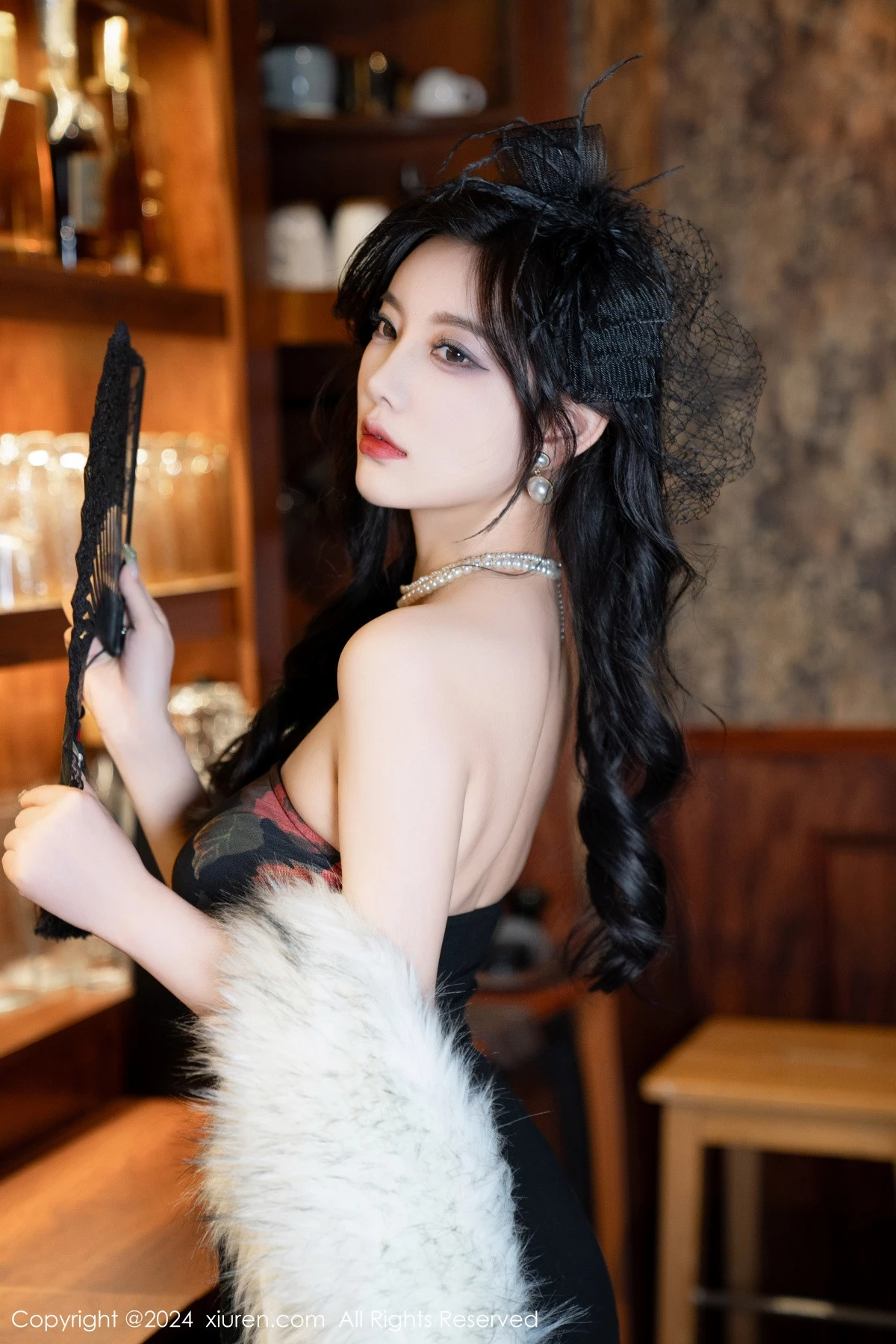 [[XiuRen秀人网]秀人网]No.8169_女神杨晨晨Yome性感深色露肩连衣短裙配黑丝吊袜完美诱惑写真90P