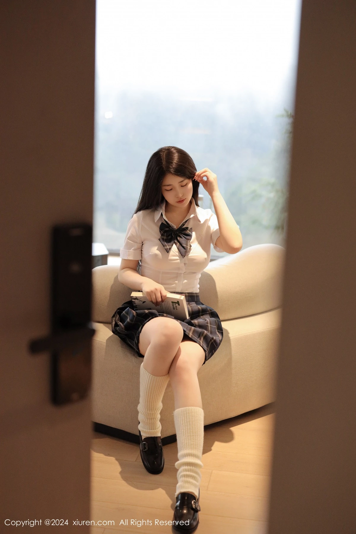 [[XiuRen秀人网]秀人网]No.8173_模特陈小花性感白衬衫配黑色格子短裙秀曼妙身姿迷人诱惑写真83P