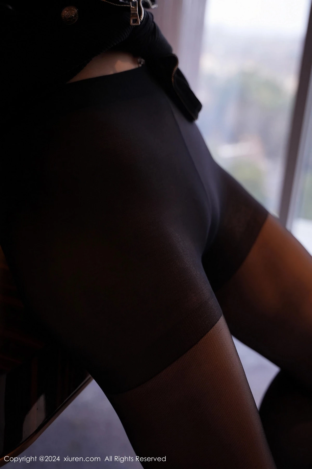 [[XiuRen秀人网]秀人网]No.8170_模特蕾蕾醒了没性感黑色收身服饰配超薄黑丝秀丰腴身材诱惑写真80P