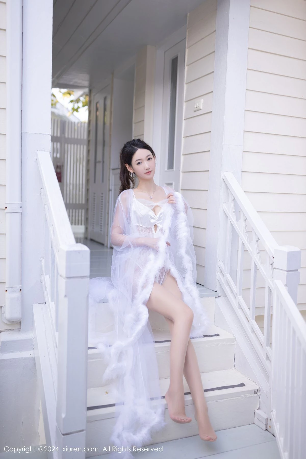[[XiuRen秀人网]秀人网]No.8174_模特唐安琪私房性感薄透白纱裙配白丝袜秀曼妙身姿撩人诱惑写真80P