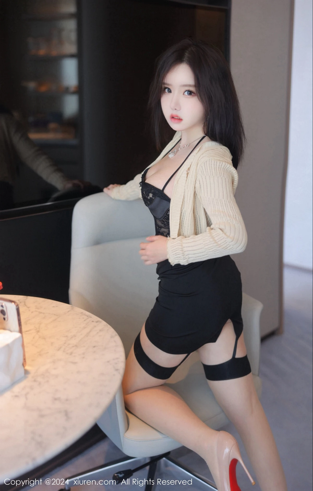 [[XiuRen秀人网]秀人网]No.8181_模特小薯条nienie剧情演绎性感黑色蕾丝服饰秀惹火身材诱惑写真85P