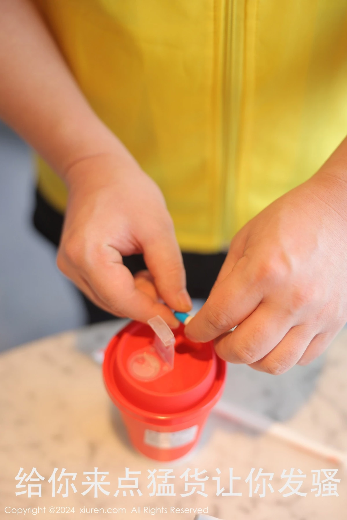 [[XiuRen秀人网]秀人网]No.8181_模特小薯条nienie剧情演绎性感黑色蕾丝服饰秀惹火身材诱惑写真85P