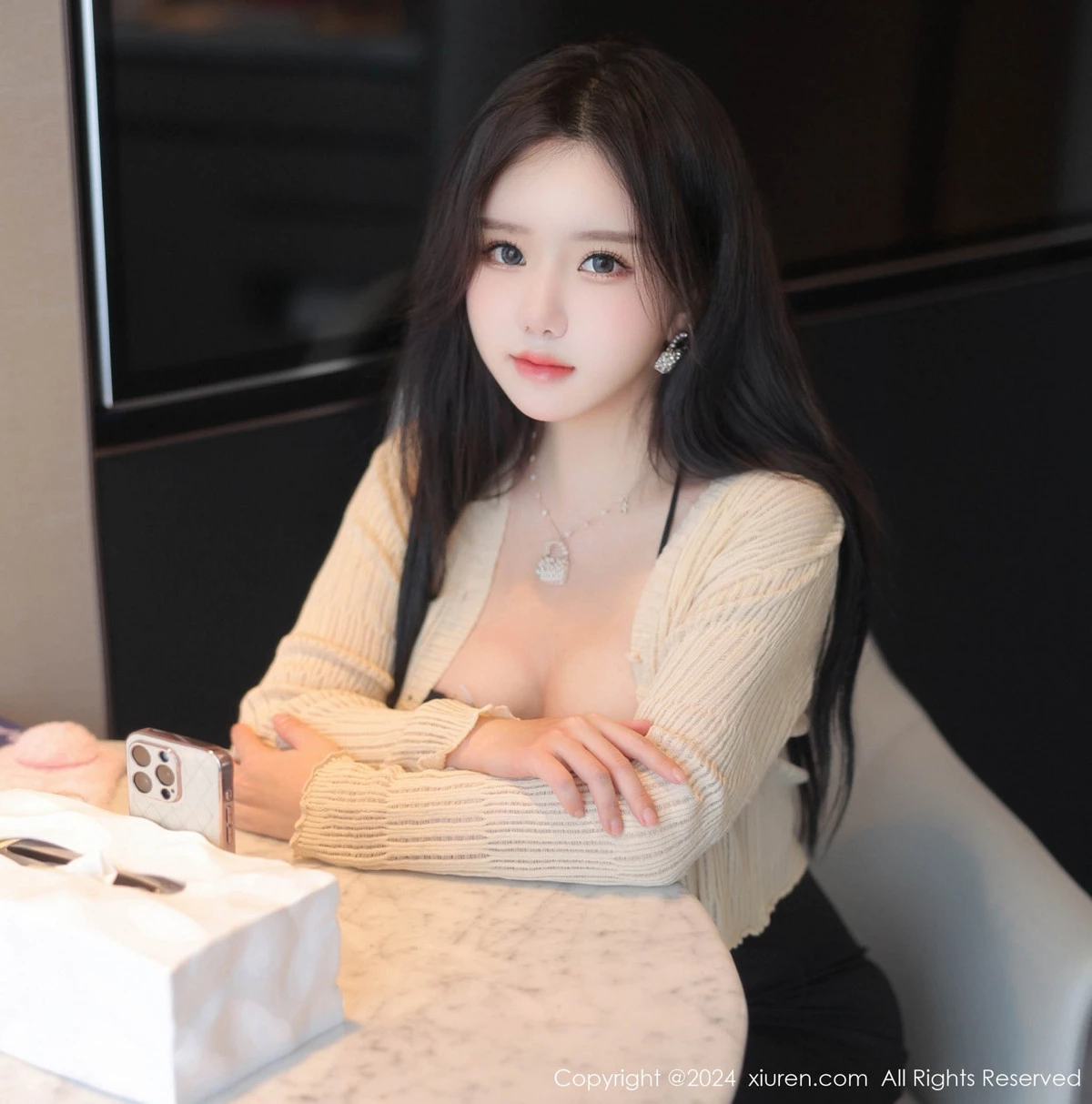 [[XiuRen秀人网]秀人网]No.8181_模特小薯条nienie剧情演绎性感黑色蕾丝服饰秀惹火身材诱惑写真85P