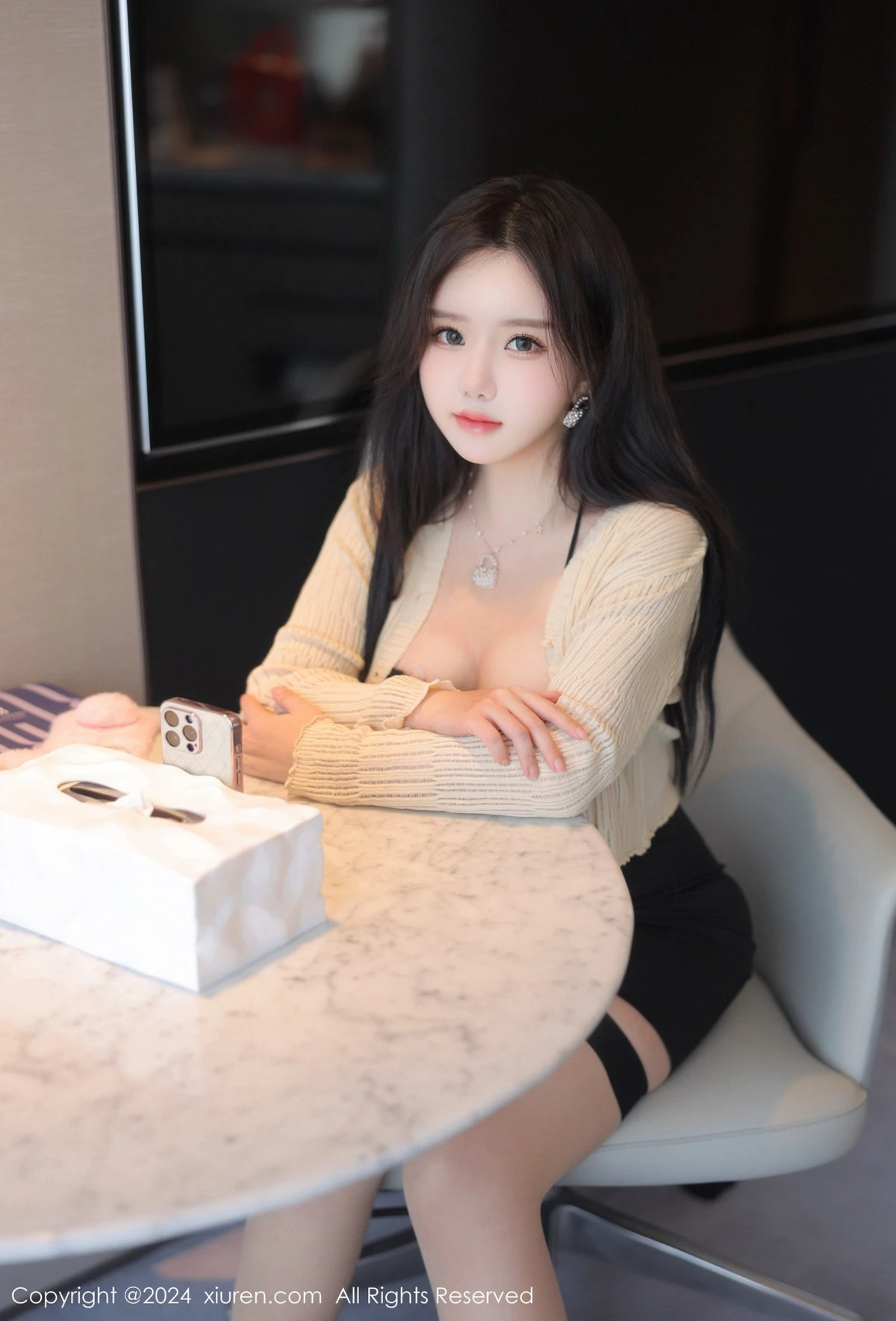 [[XiuRen秀人网]秀人网]No.8181_模特小薯条nienie剧情演绎性感黑色蕾丝服饰秀惹火身材诱惑写真85P