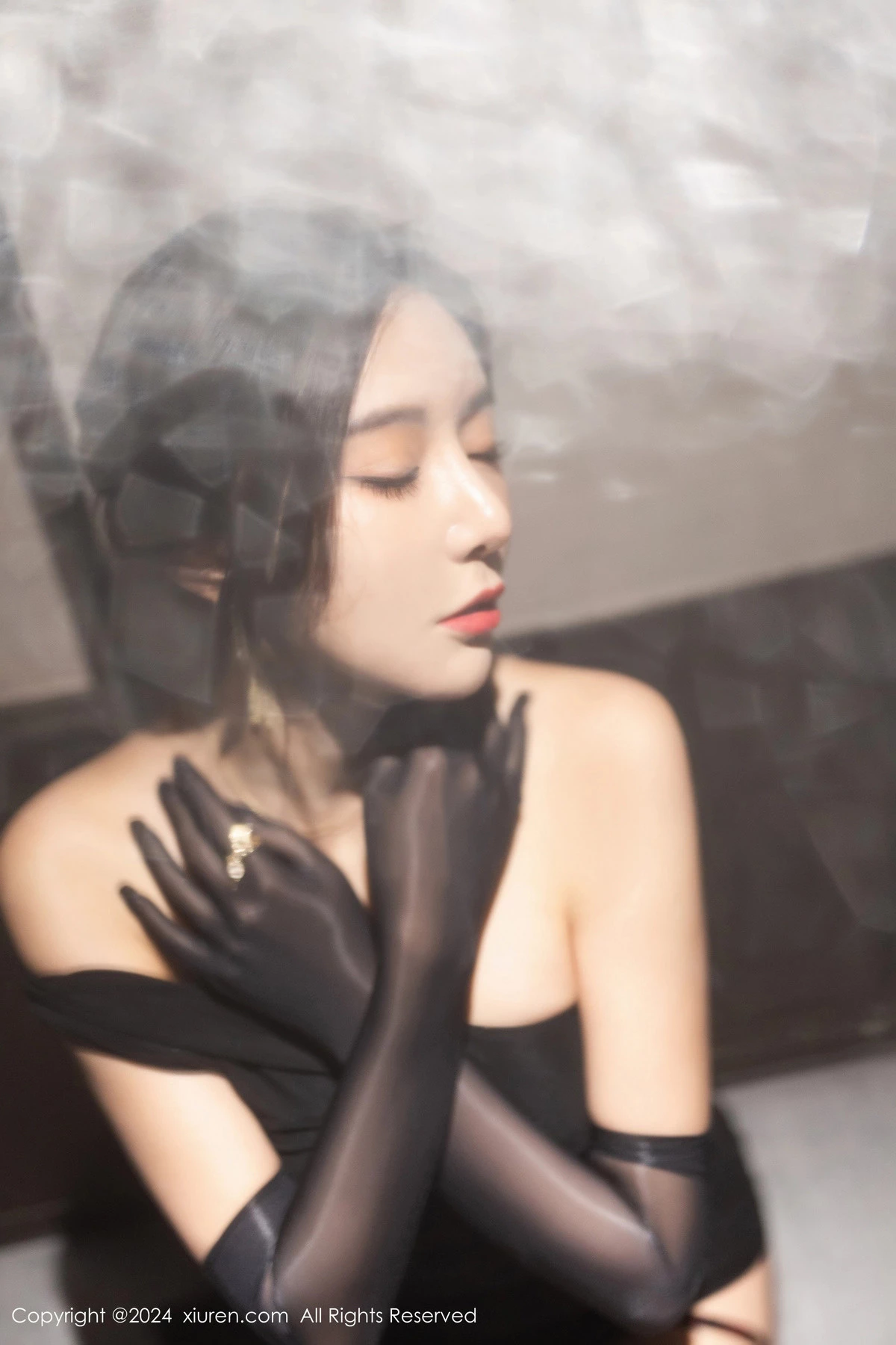 [[XiuRen秀人网]秀人网]No.8194_女神王馨瑶yanni黑色连衣长裙+黑色轻透情趣服饰惹火诱惑写真82P