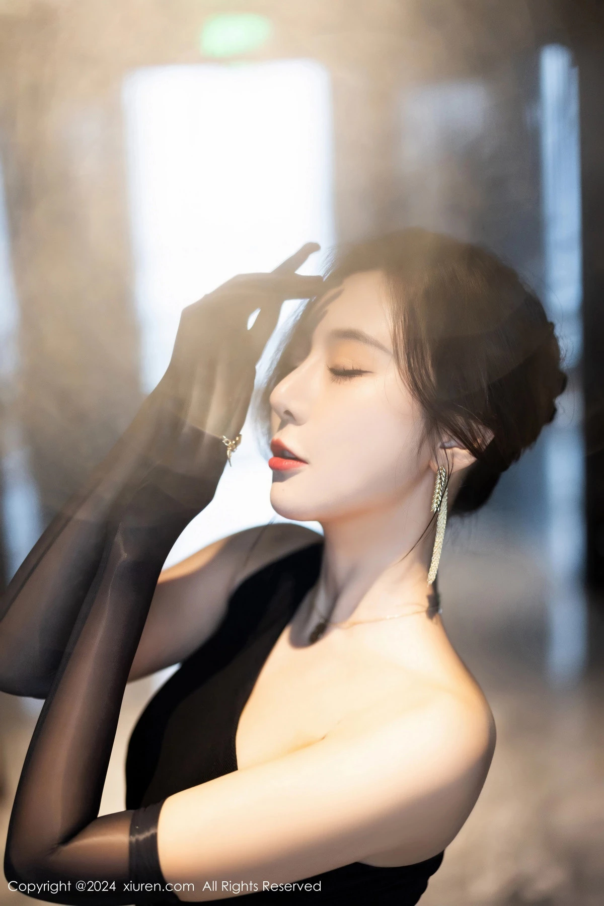 [[XiuRen秀人网]秀人网]No.8194_女神王馨瑶yanni黑色连衣长裙+黑色轻透情趣服饰惹火诱惑写真82P