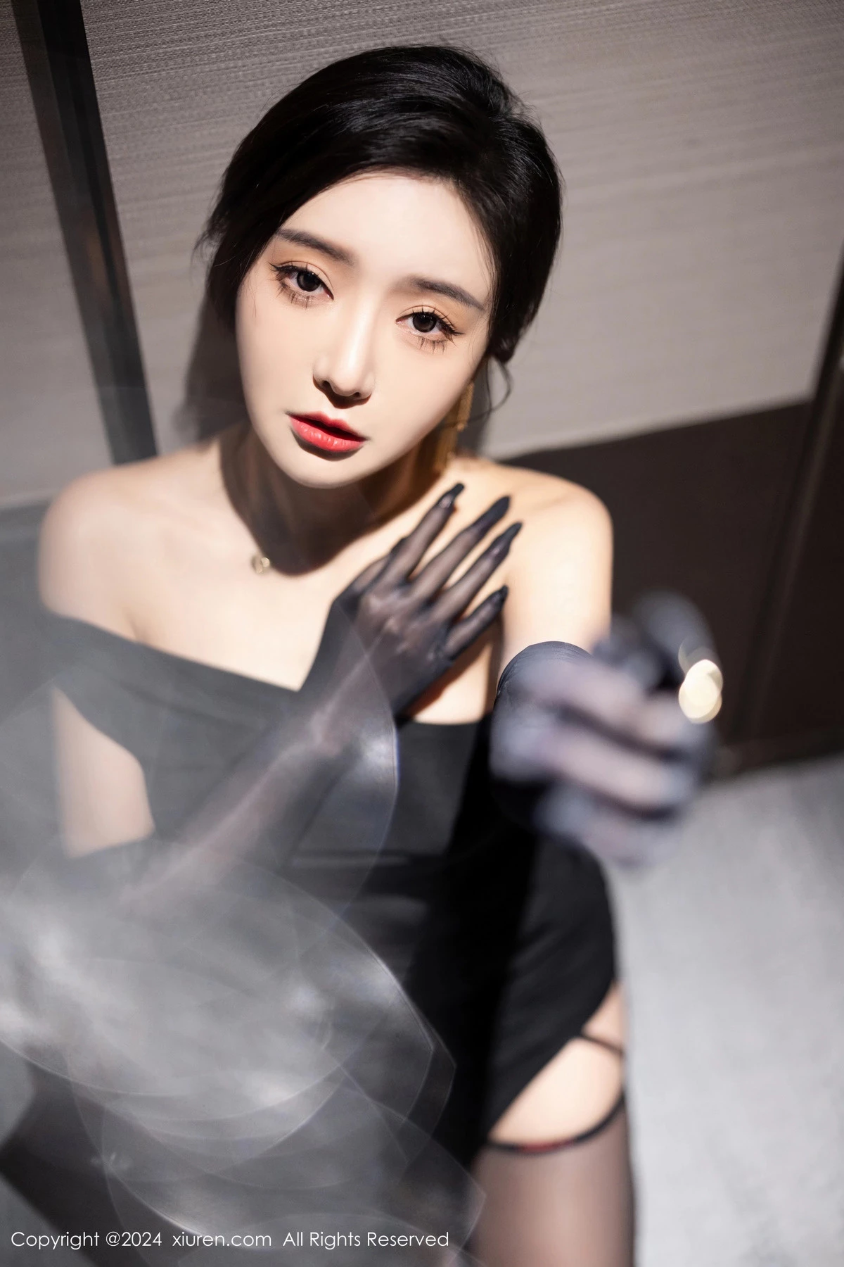 [[XiuRen秀人网]秀人网]No.8194_女神王馨瑶yanni黑色连衣长裙+黑色轻透情趣服饰惹火诱惑写真82P