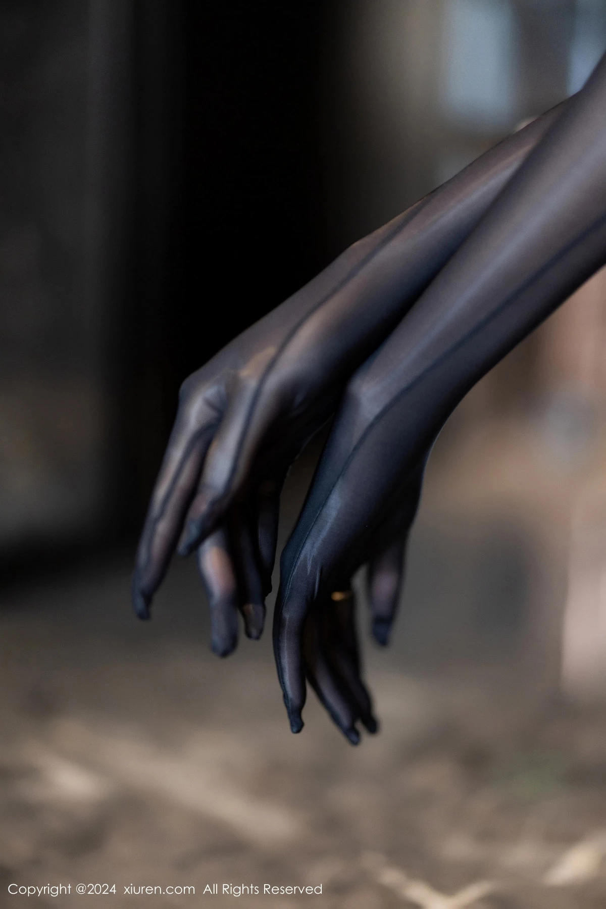 [[XiuRen秀人网]秀人网]No.8194_女神王馨瑶yanni黑色连衣长裙+黑色轻透情趣服饰惹火诱惑写真82P