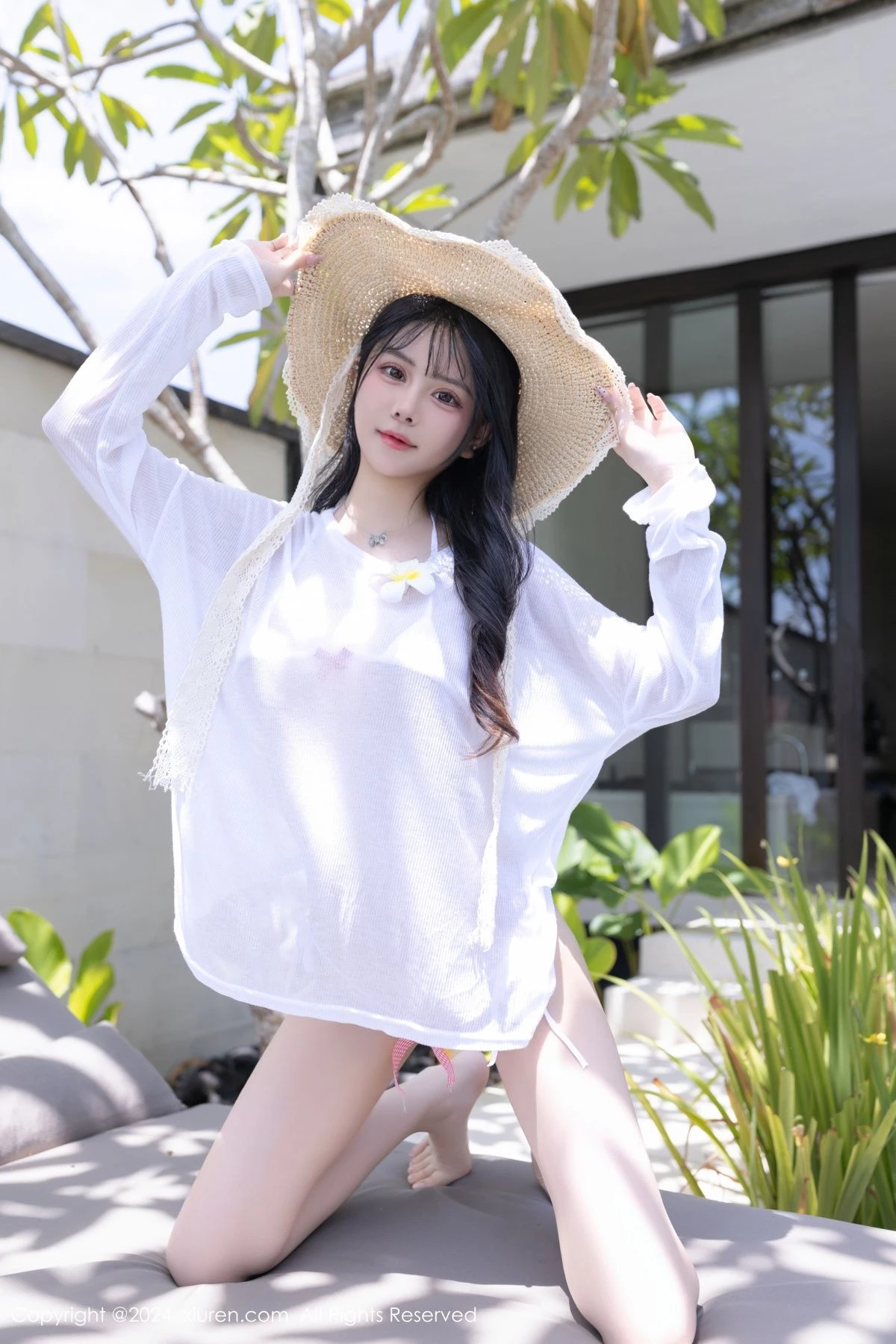 [[XiuRen秀人网]秀人网]No.8203_模特幼幼户外脱性感白T露白色三点式泳衣秀完美身材极致诱惑写真80P