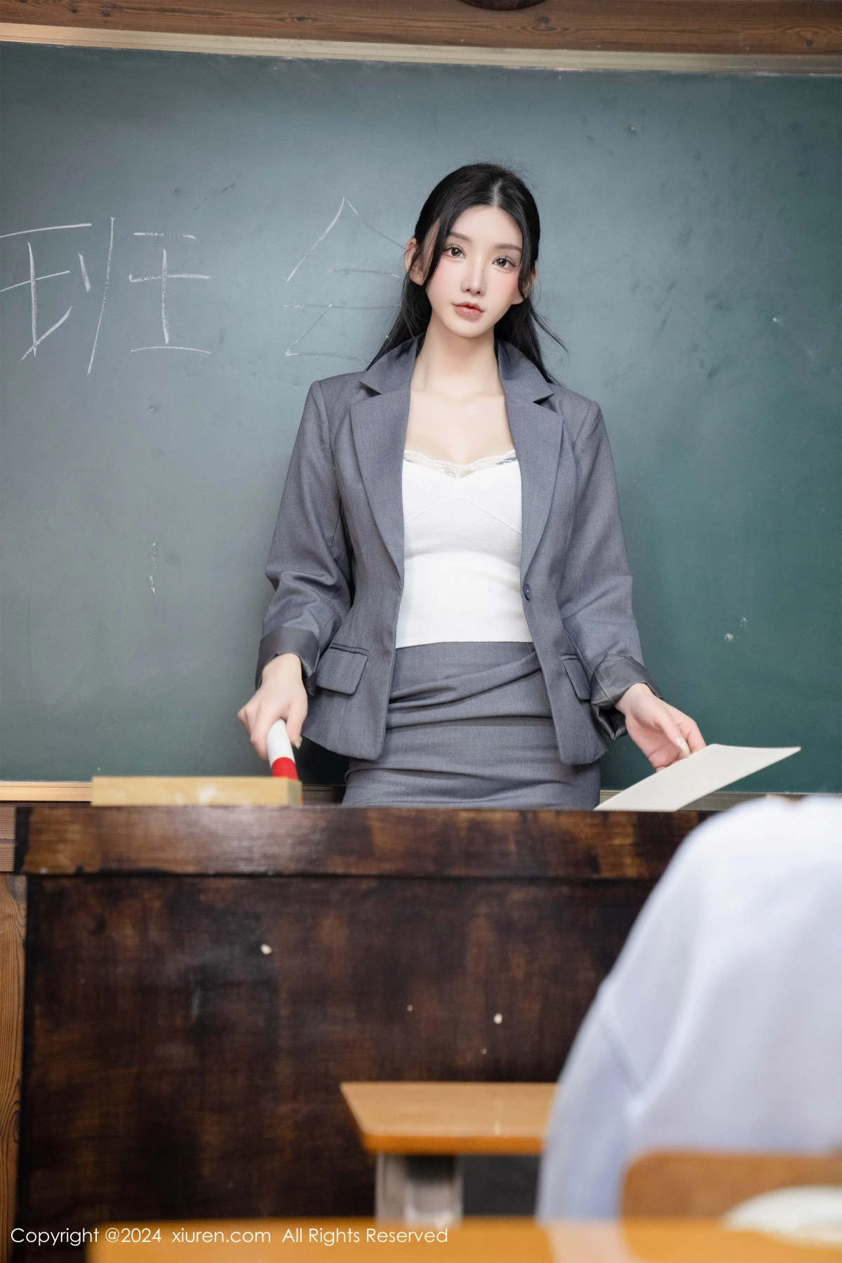 [[XiuRen秀人网]秀人网]No.8204_女神周于希Sally剧照主题性感灰色制服露超薄黑丝极致魅惑写真93P