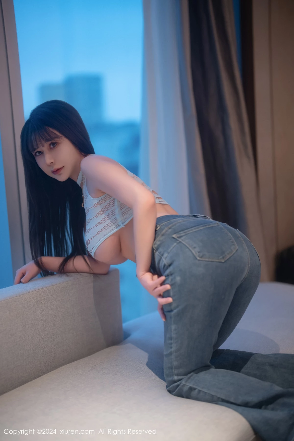 [[XiuRen秀人网]秀人网]No.8213_模特苏可er性感白色情趣服饰配超薄黑丝秀丰满身姿迷人诱惑写真60P