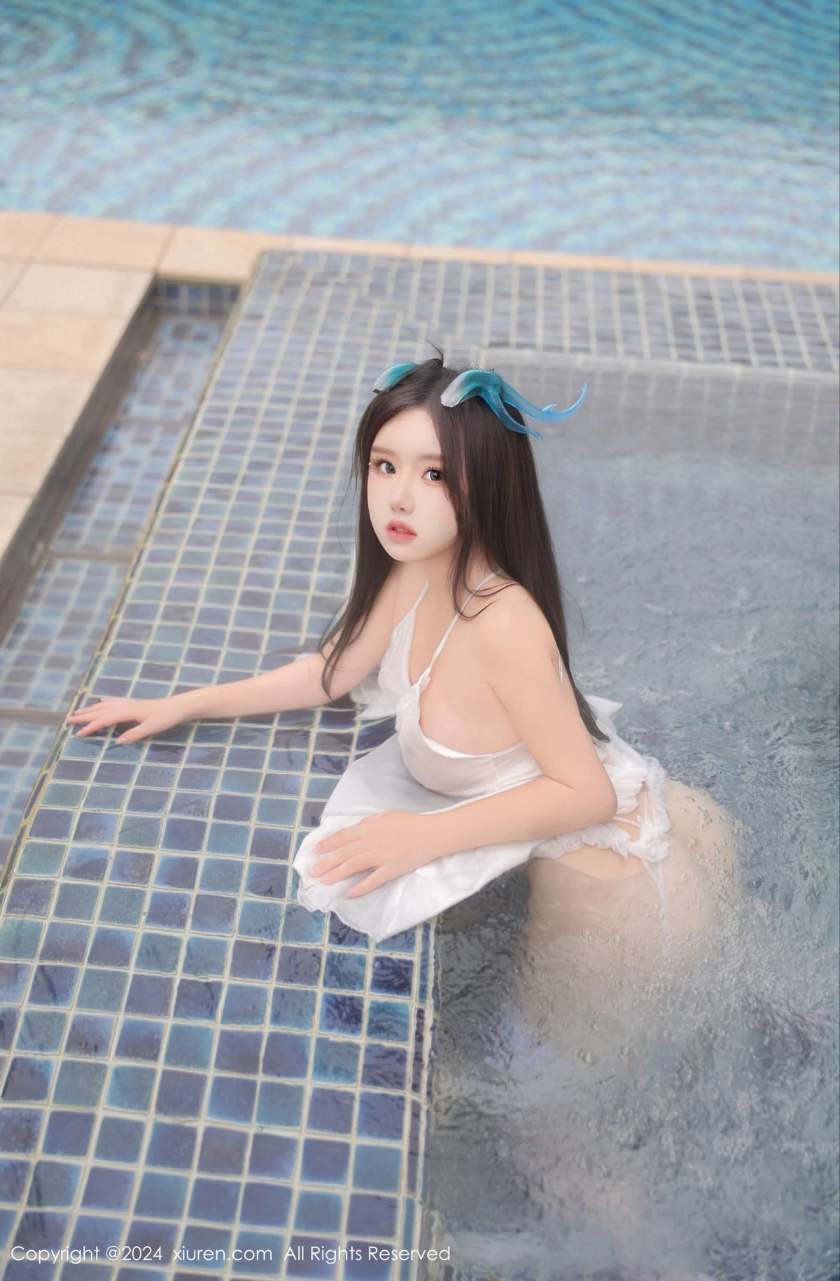 [[XiuRen秀人网]秀人网]No.8218_模特小薯条nienie小龙女装扮性感白色服饰配白丝袜完美诱惑写真91P