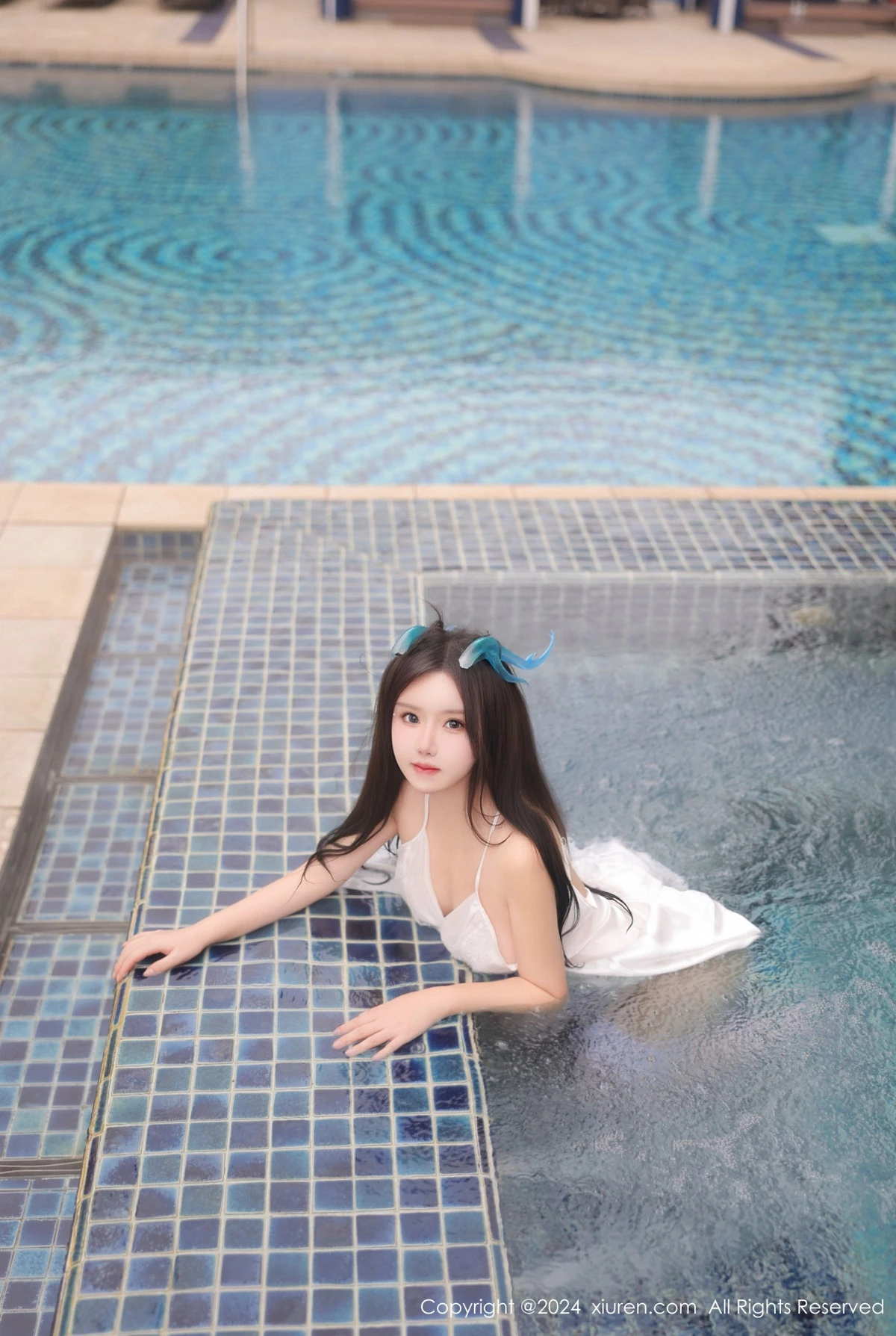 [[XiuRen秀人网]秀人网]No.8218_模特小薯条nienie小龙女装扮性感白色服饰配白丝袜完美诱惑写真91P