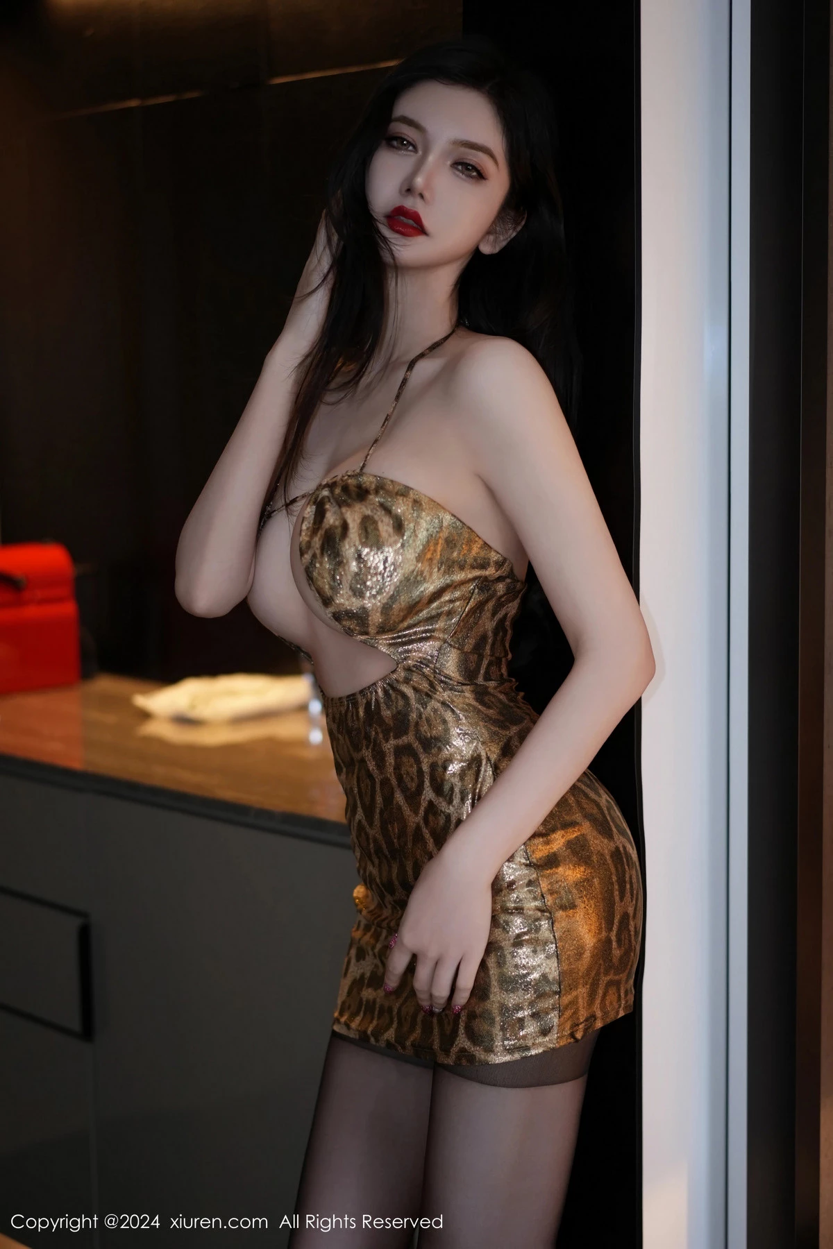 [[XiuRen秀人网]秀人网]No.8224_女神心妍小公主私房性感豹纹短裙配超薄黑丝秀丰满身材诱惑写真59P