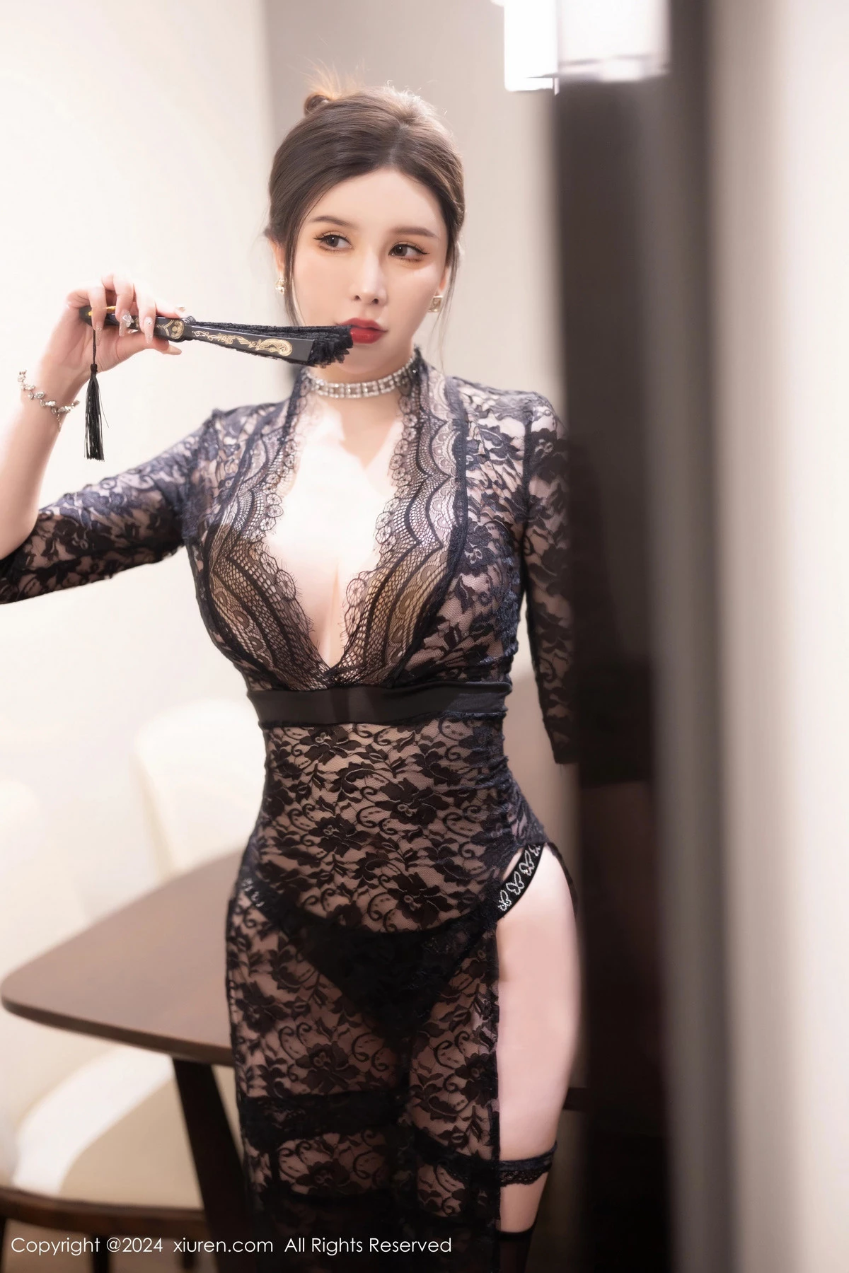 [[XiuRen秀人网]秀人网]No.8222_女神李丽莎性感黑色蕾丝连体服饰配黑丝袜秀完美身材诱惑写真72P