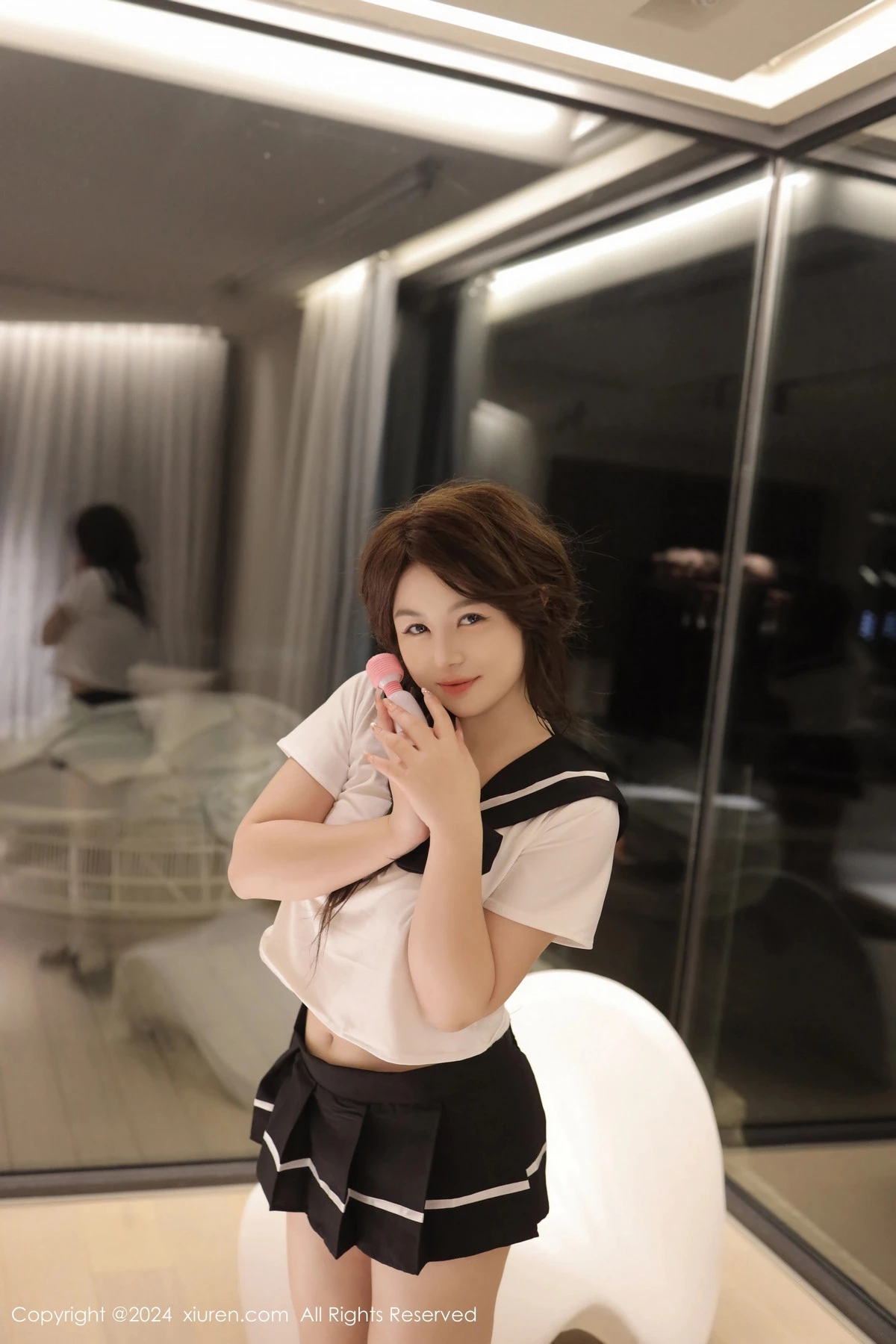 [[XiuRen秀人网]秀人网]No.8229_模特沈思怡性感学生短裙套装配白色腿袜秀翘臀美腿迷人诱惑写真55P