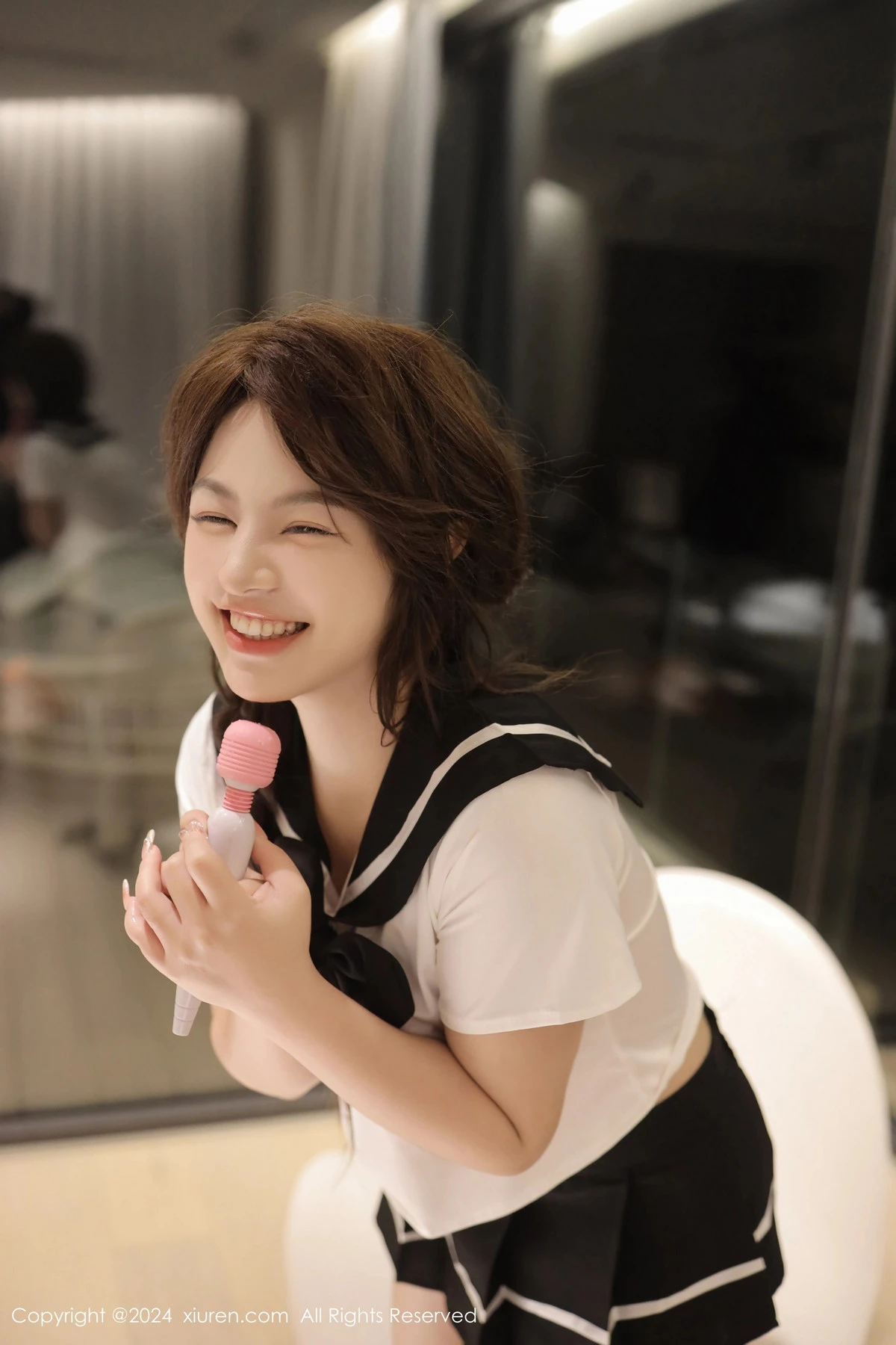 [[XiuRen秀人网]秀人网]No.8229_模特沈思怡性感学生短裙套装配白色腿袜秀翘臀美腿迷人诱惑写真55P