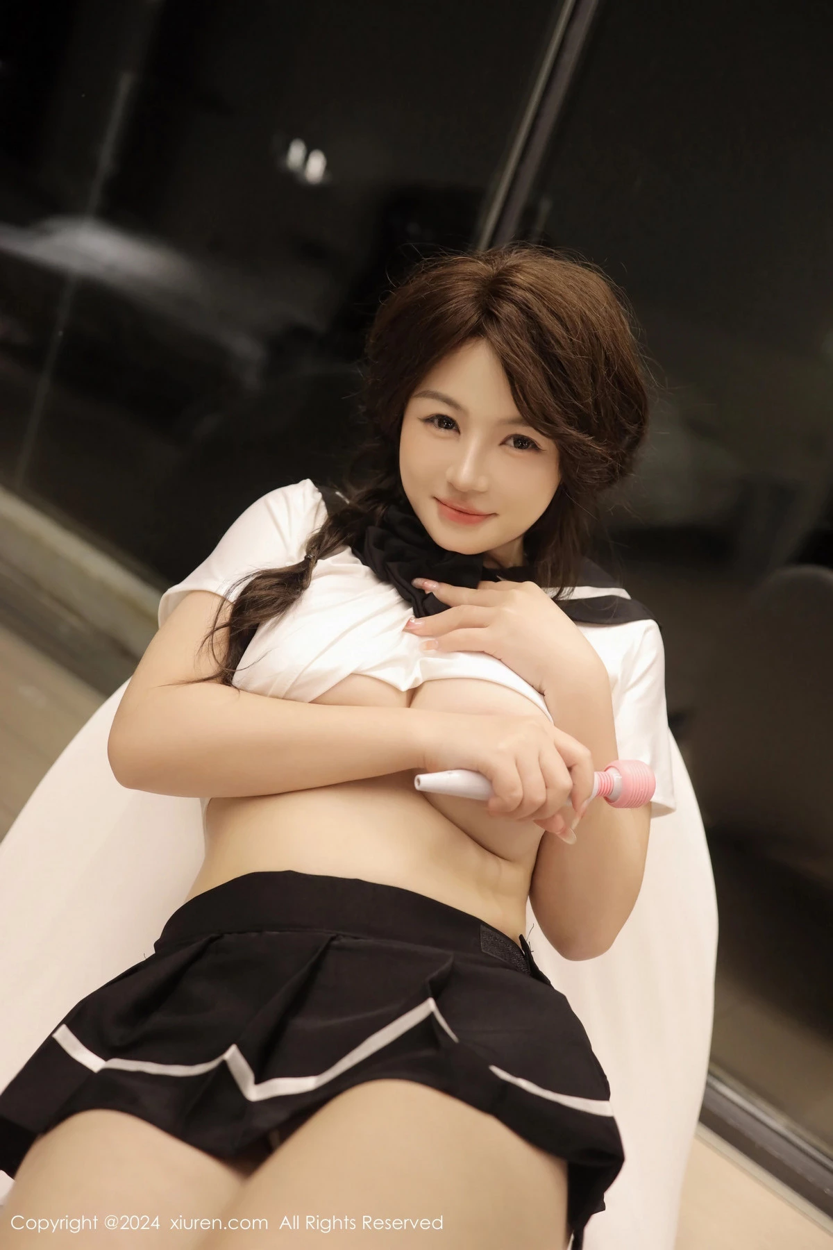 [[XiuRen秀人网]秀人网]No.8229_模特沈思怡性感学生短裙套装配白色腿袜秀翘臀美腿迷人诱惑写真55P