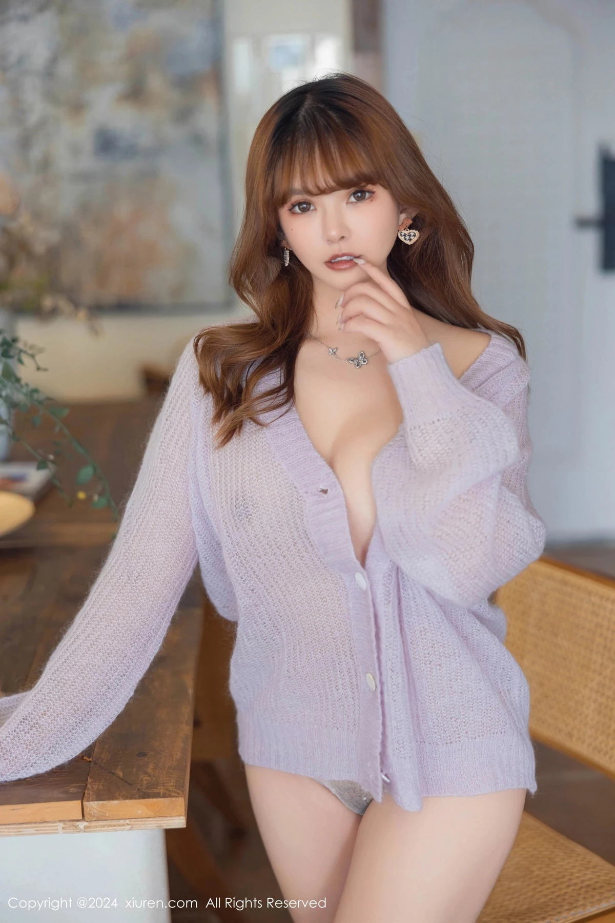 [[XiuRen秀人网]秀人网]No.8228_模特张思允Nice性感灰色轻透上衣配无内肉丝秀惹火身材诱惑写真85P