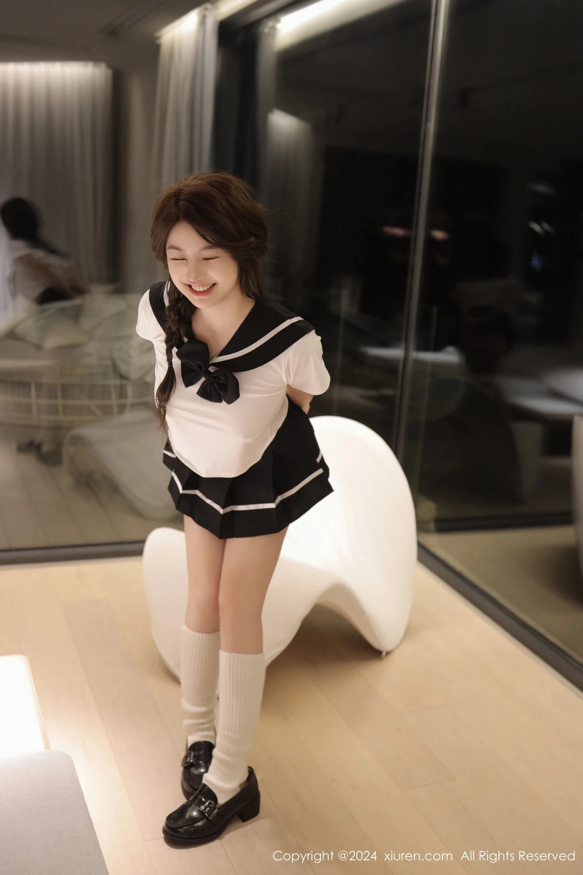 [[XiuRen秀人网]秀人网]No.8229_模特沈思怡性感学生短裙套装配白色腿袜秀翘臀美腿迷人诱惑写真55P