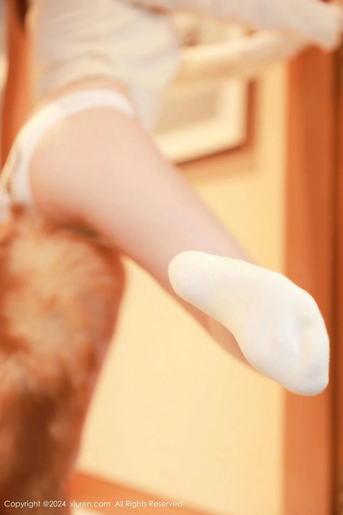 [[XiuRen秀人网]秀人网]No.8243_模特豆瓣酱澳门旅拍性感狐狸装扮淡黄色服饰秀惹火身材诱惑写真88P