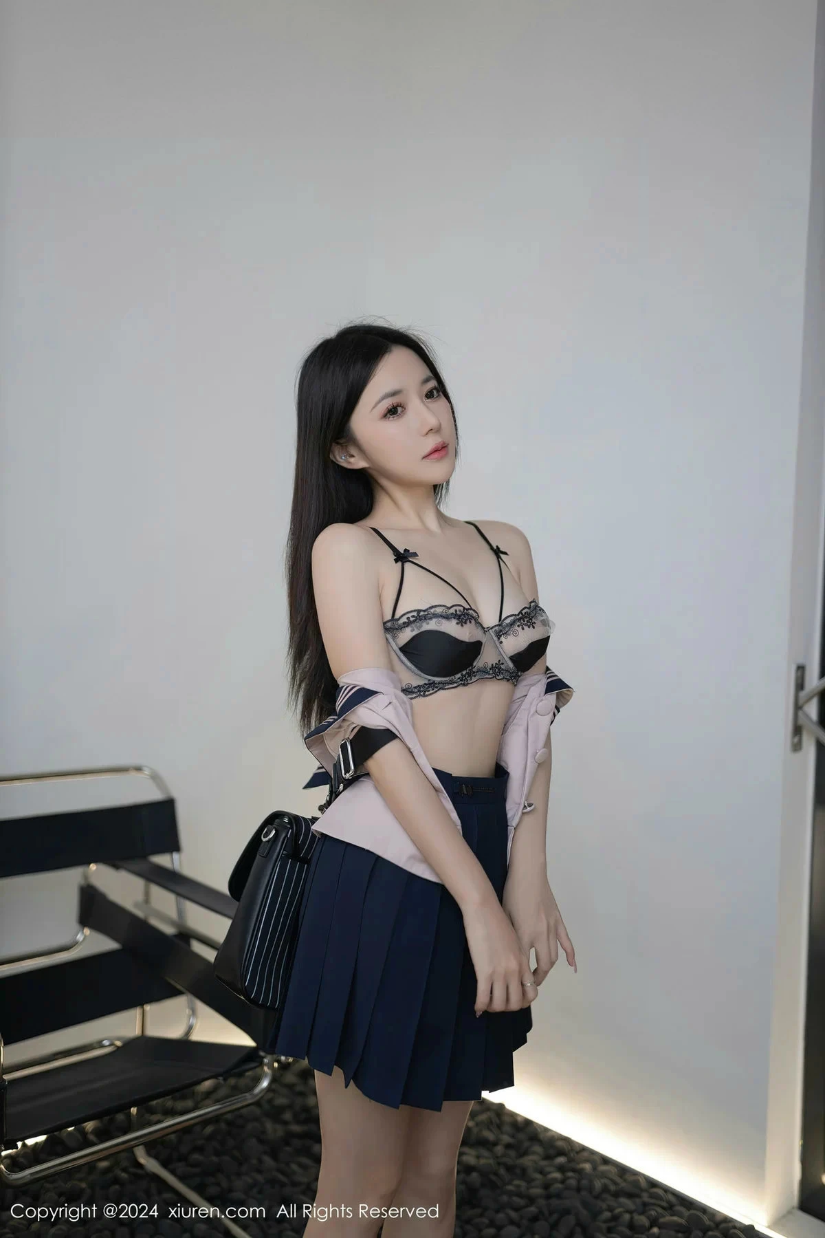 [[XiuRen秀人网]秀人网]No.8244_模特鱼子酱Fish性感JK制服配情趣内衣秀曼妙身姿迷人诱惑写真80P