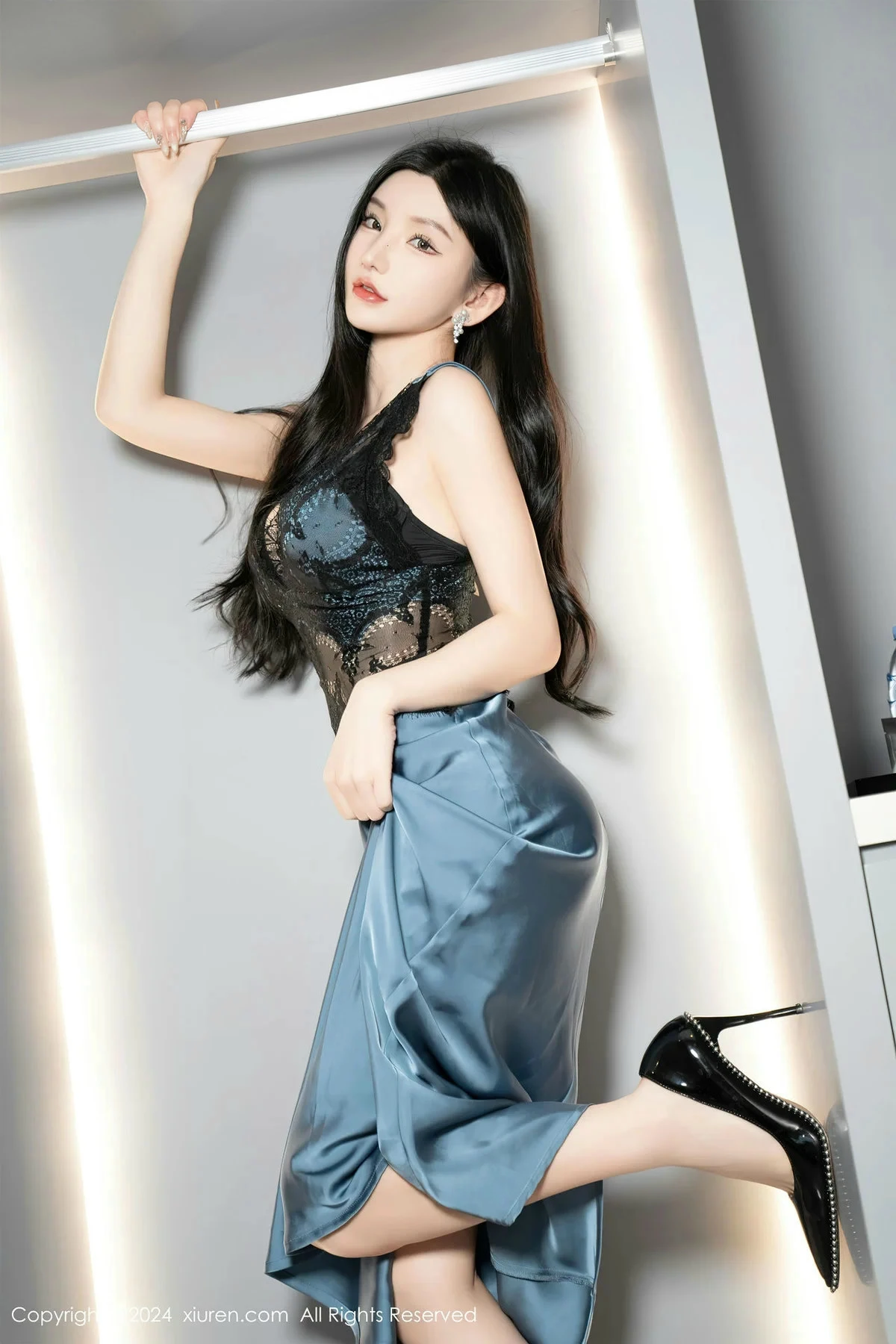 [[XiuRen秀人网]秀人网]No.8242_女神周于希Sally性感蕾丝长裙+黑色薄纱连体衣秀完美身材诱惑写真115P